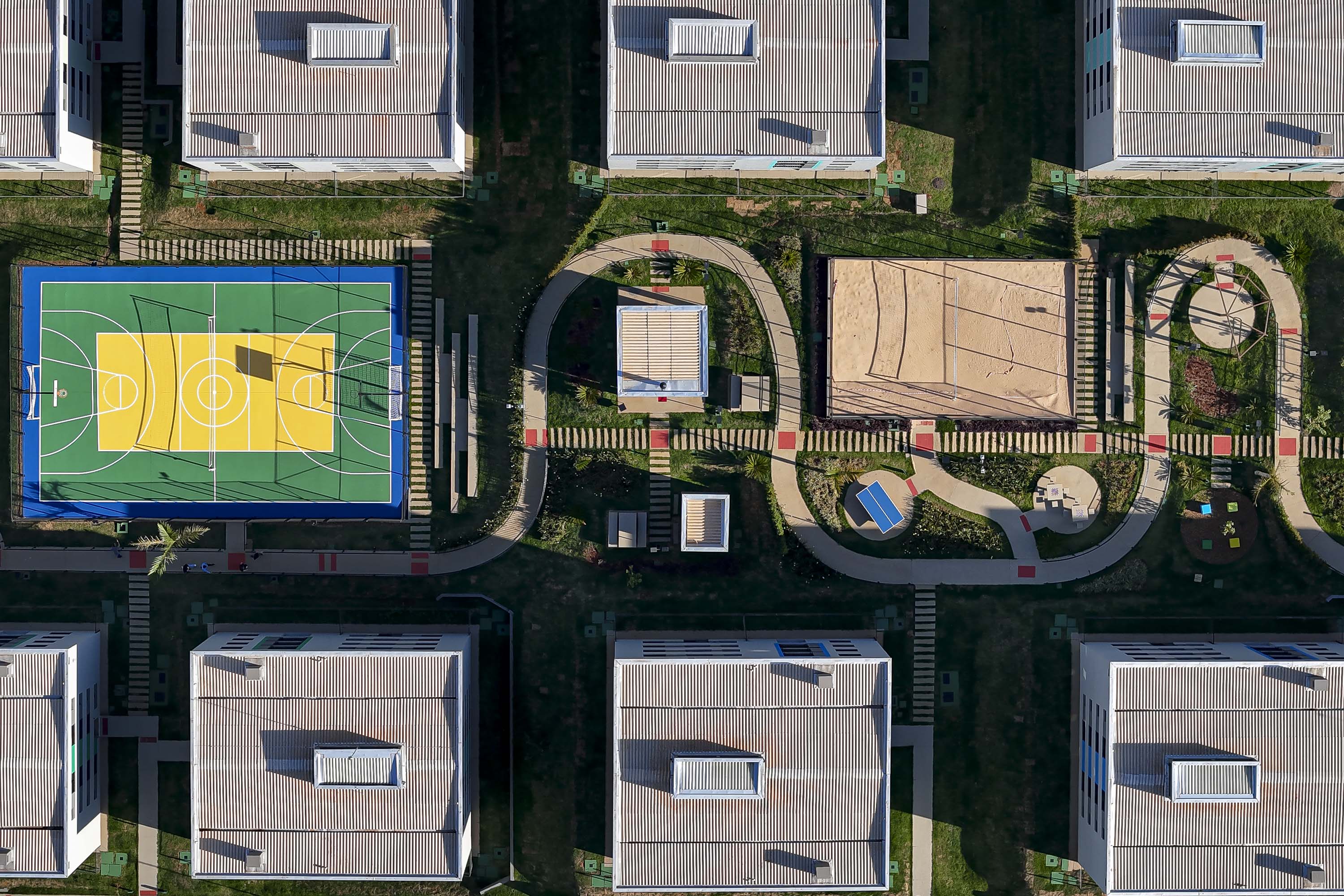 Com apoio do Estado, 512 famílias de Londrina passam a viver em casa própria