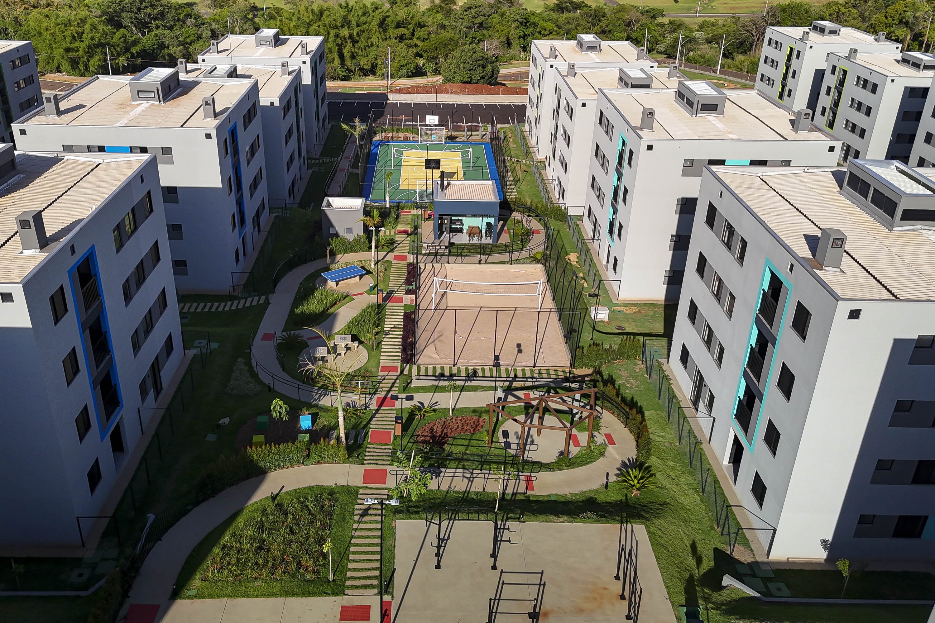 Com apoio do Estado, 512 famílias de Londrina passam a viver em casa própria