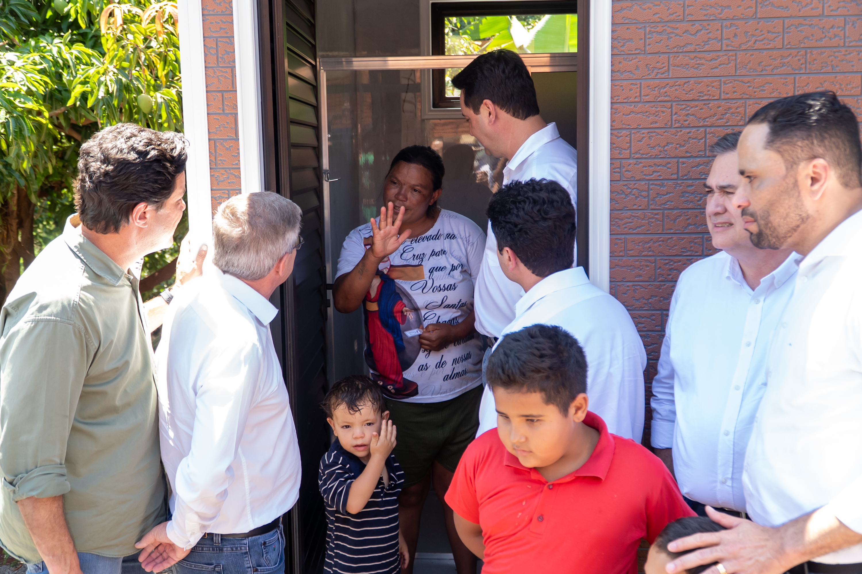 Estado entrega primeiros módulos sanitários do programa Banheiro em Casa em Ivaiporã