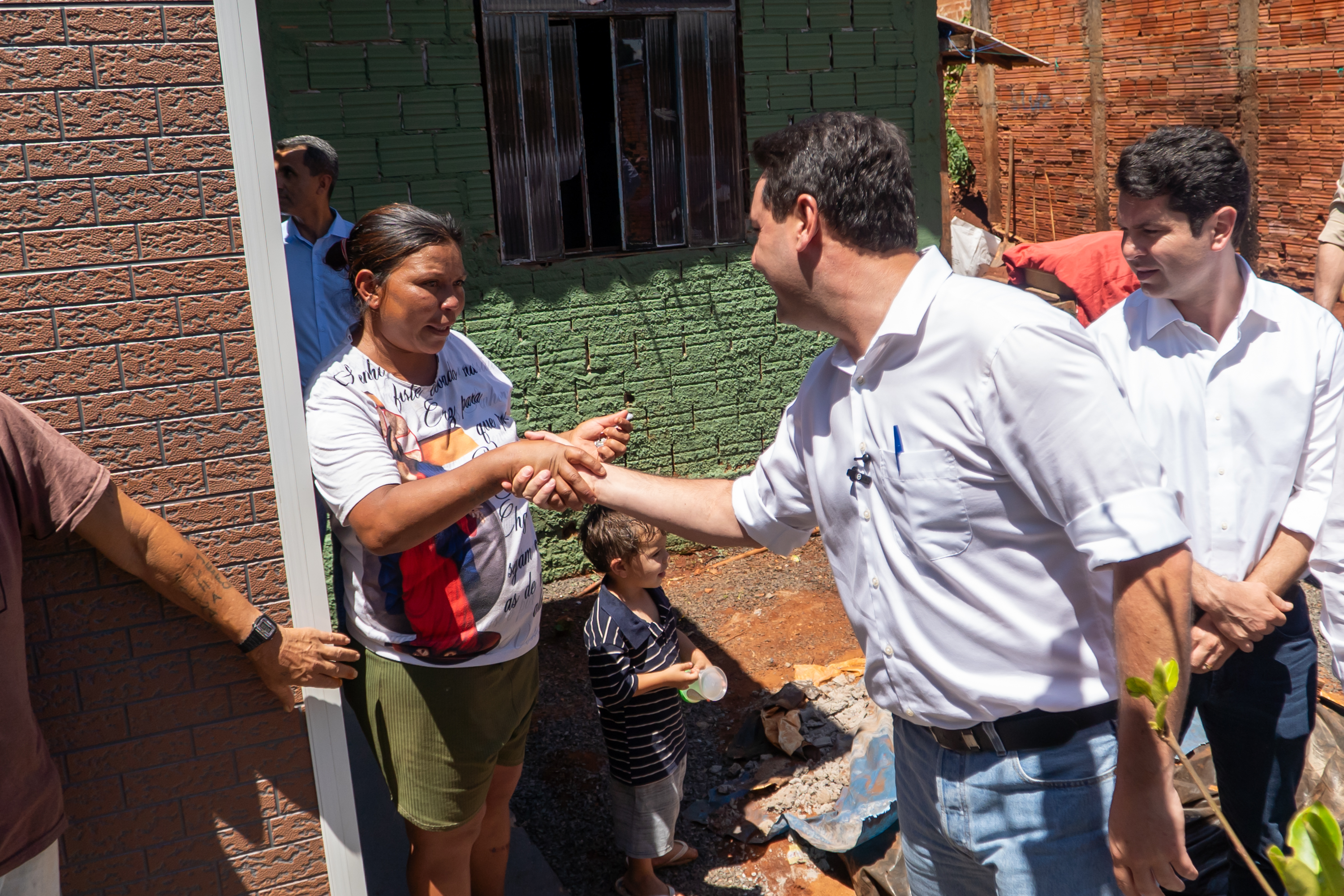 Estado entrega primeiros módulos sanitários do programa Banheiro em Casa em Ivaiporã