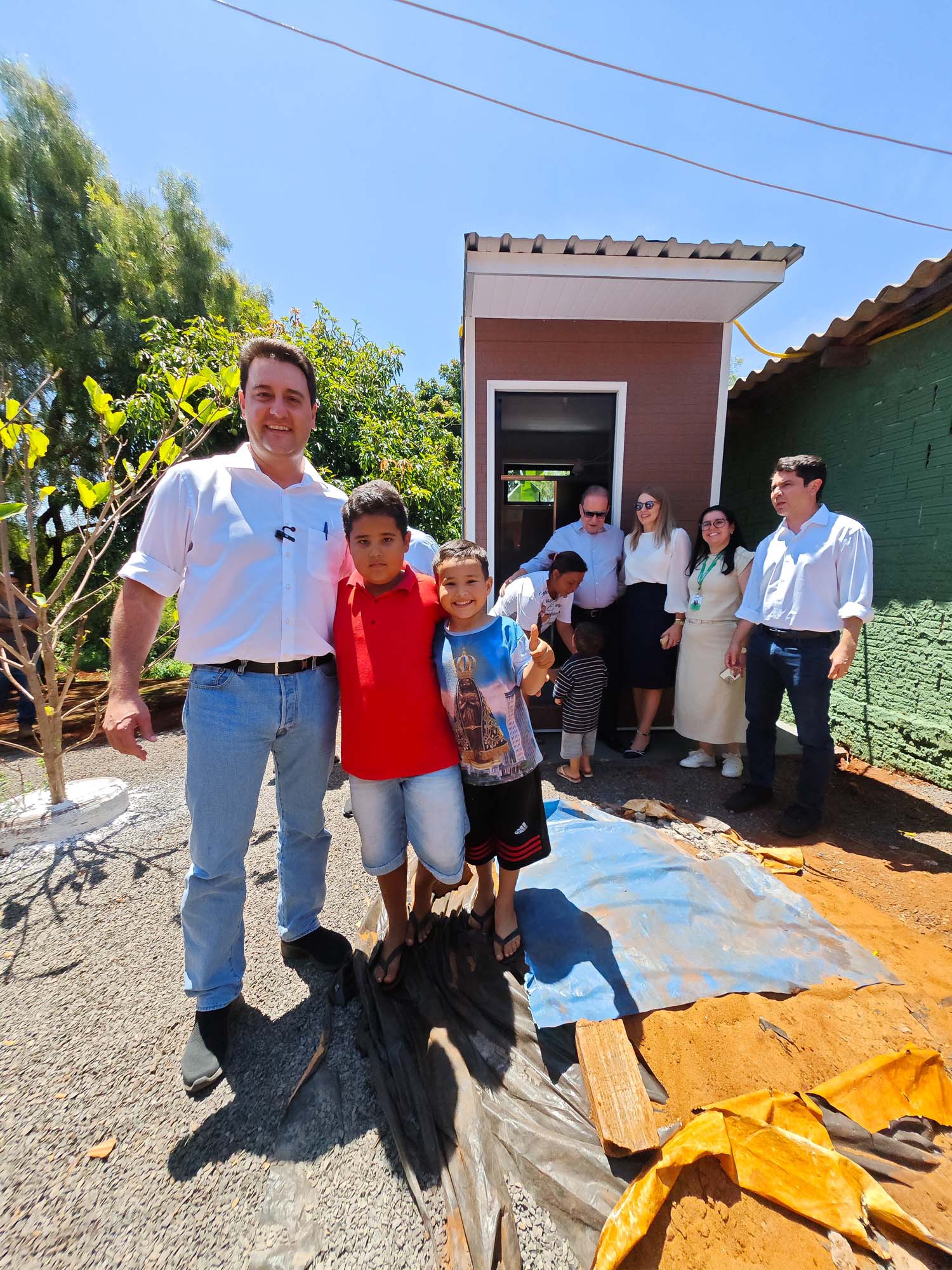 Estado entrega primeiros módulos sanitários do programa Banheiro em Casa em Ivaiporã
