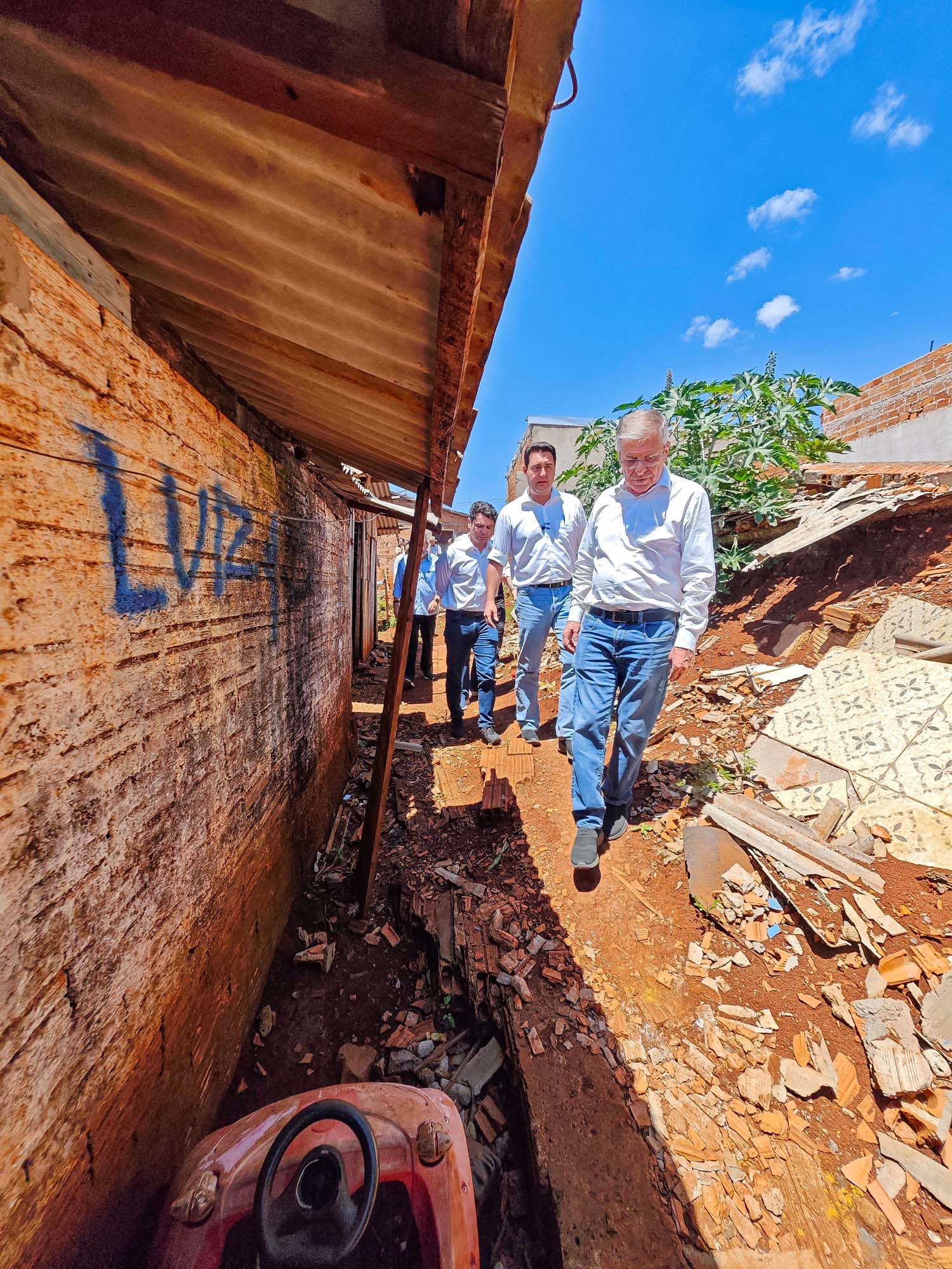 Estado entrega primeiros módulos sanitários do programa Banheiro em Casa em Ivaiporã