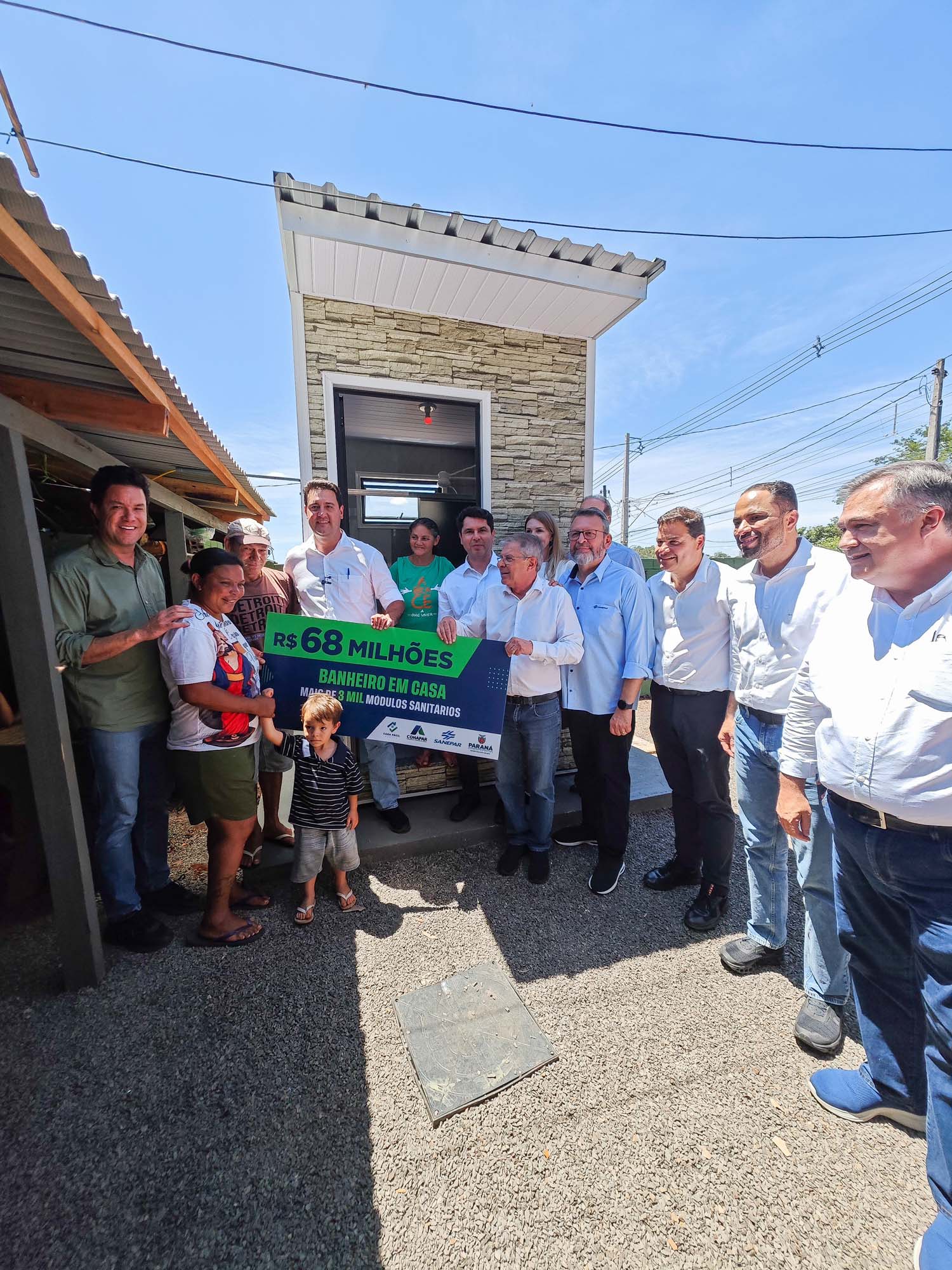 Estado entrega primeiros módulos sanitários do programa Banheiro em Casa em Ivaiporã