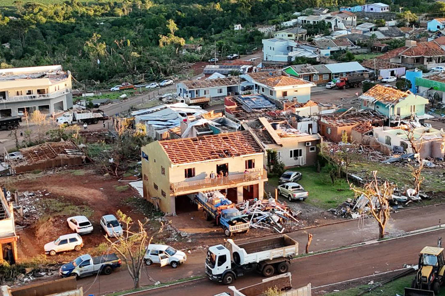 Paraná anuncia a construção emergencial de 320 casas em Rio Bonito do Iguaç