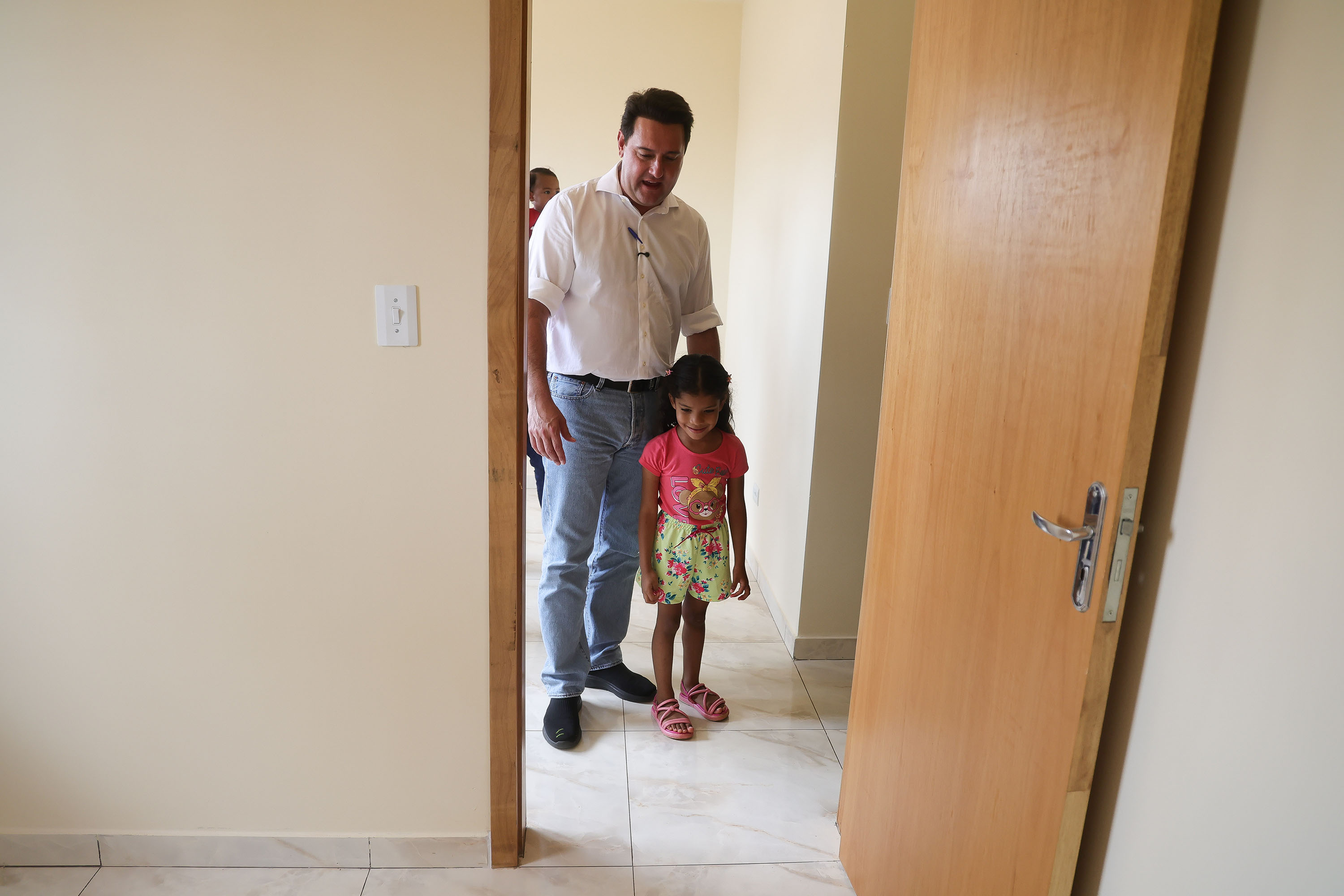 Com subsídio do Estado, Ratinho Junior entrega casas a 103 famílias de Rondon