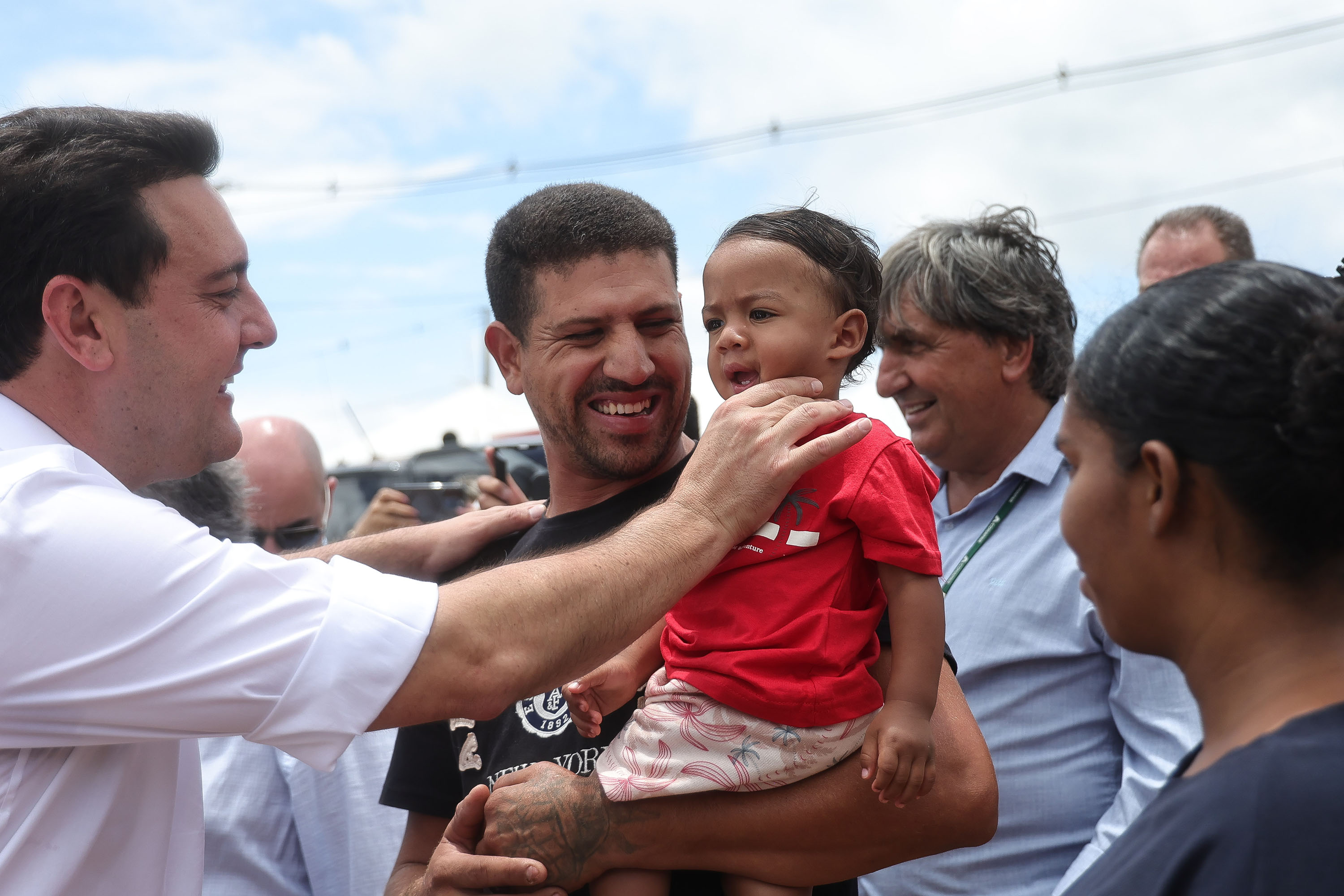 Com subsídio do Estado, Ratinho Junior entrega casas a 103 famílias de Rondon