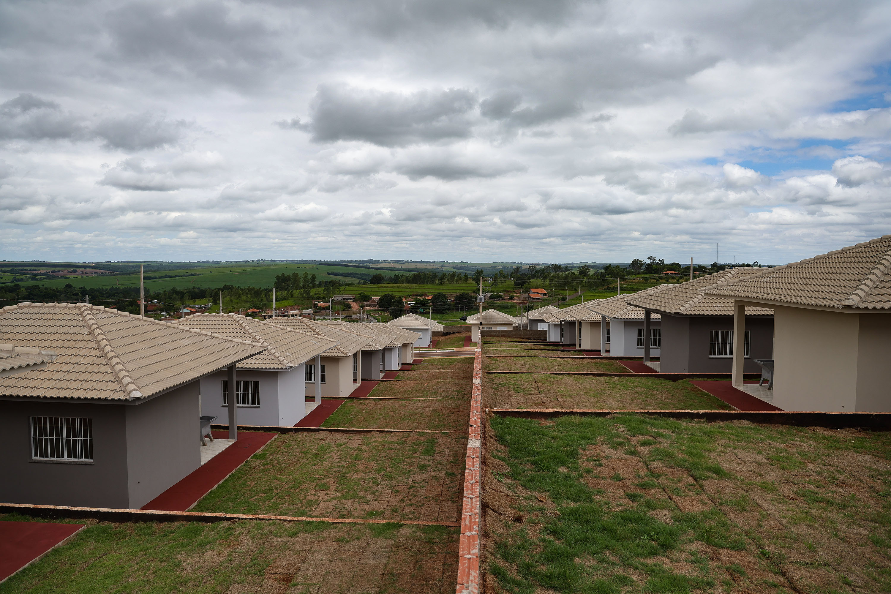 Com subsídio do Estado, Ratinho Junior entrega casas a 103 famílias de Rondon