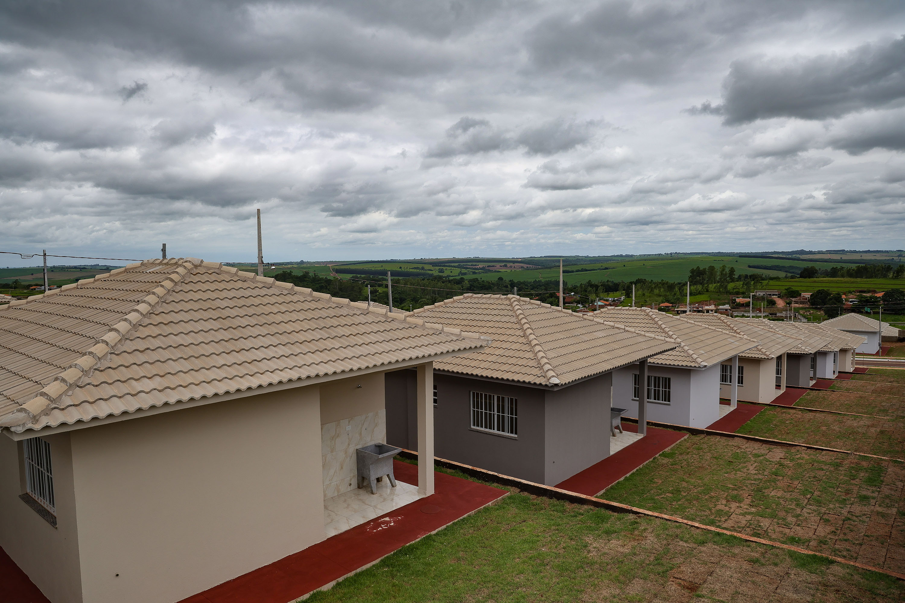 Com subsídio do Estado, Ratinho Junior entrega casas a 103 famílias de Rondon