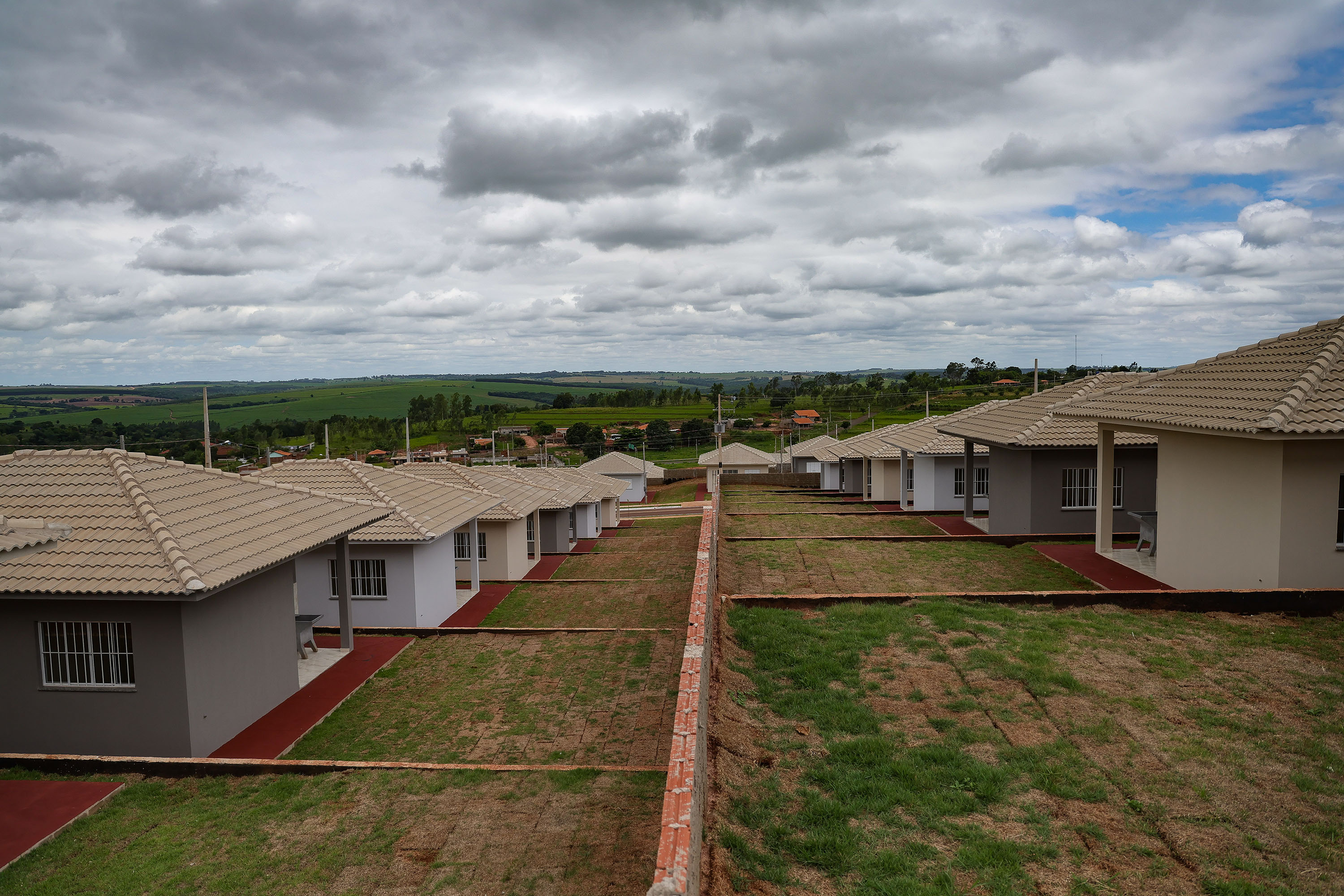 Com subsídio do Estado, Ratinho Junior entrega casas a 103 famílias de Rondon