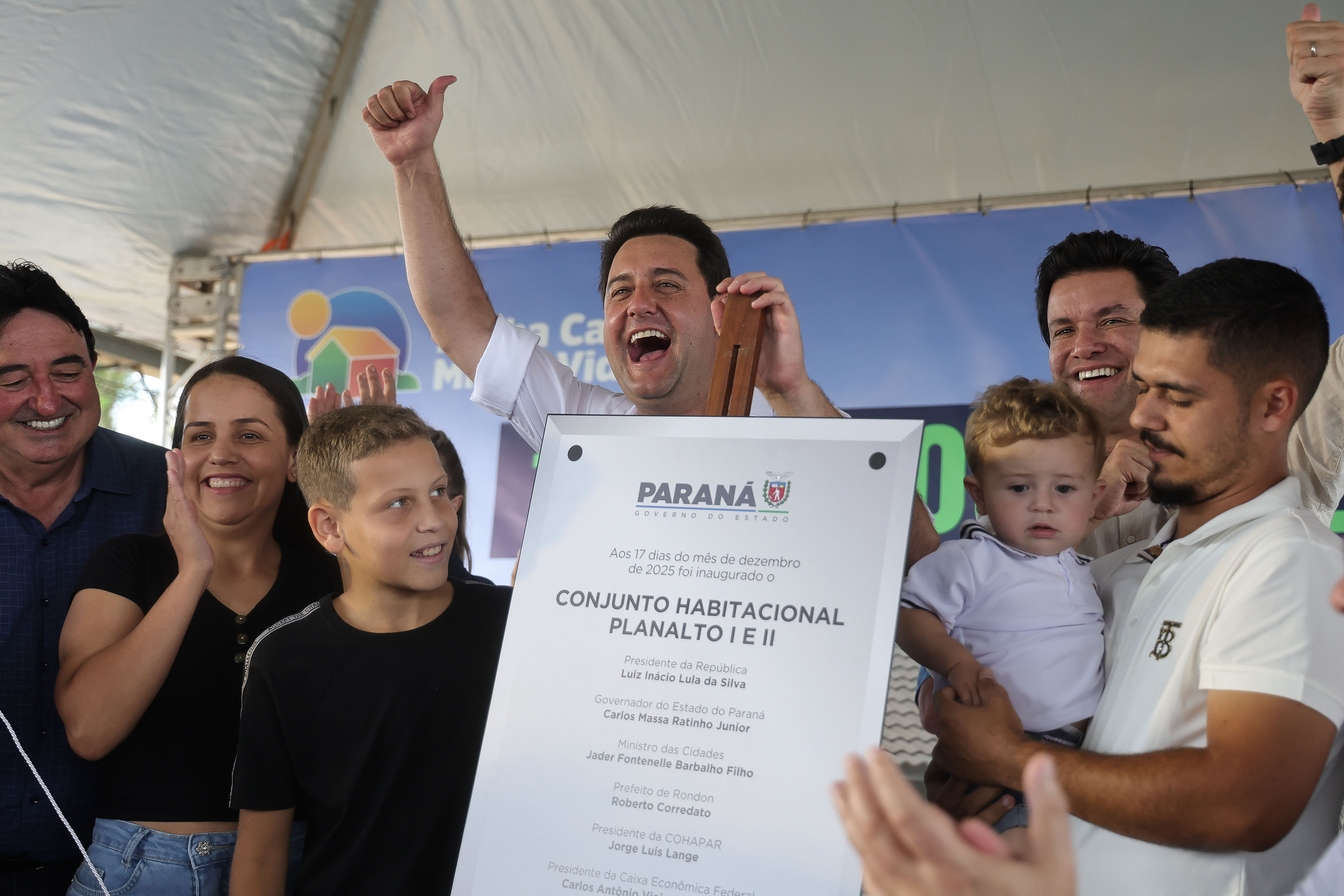 Com subsídio do Estado, Ratinho Junior entrega casas a 103 famílias de Rondon