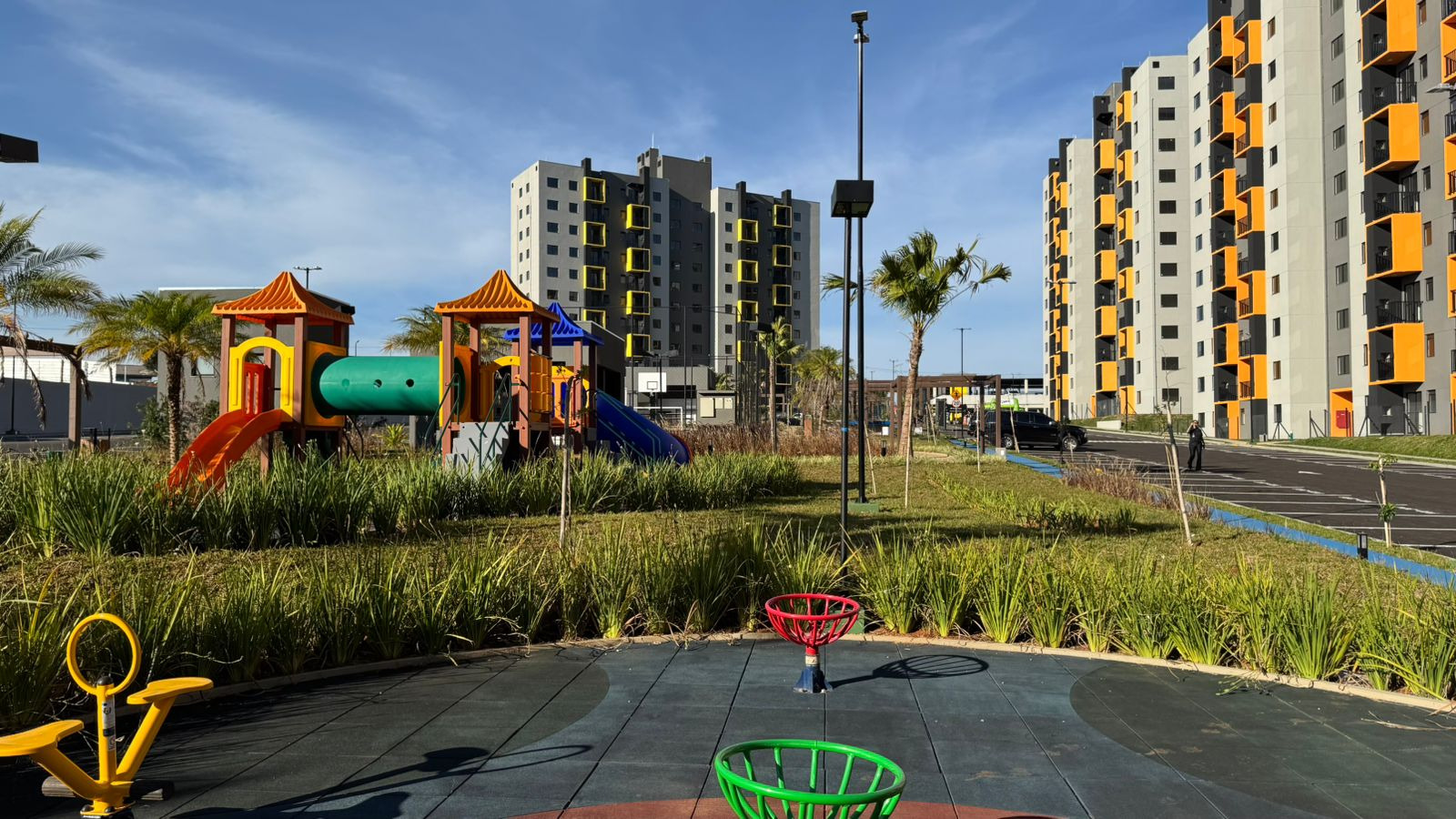 Mais de 130 mil famílias: Casa Fácil impulsiona habitação e movimenta a economia do Paraná