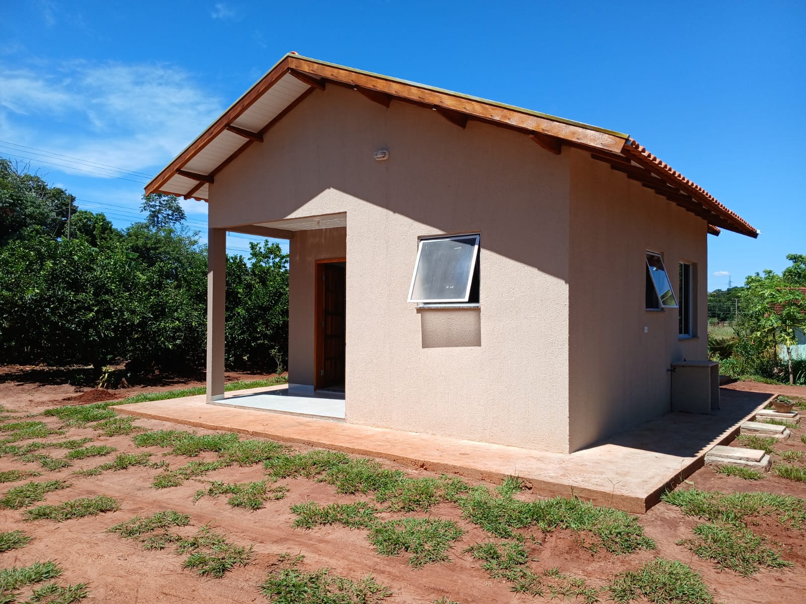 Com recursos do Casa Fácil, Cohapar entrega moradias rurais para famílias de Altônia