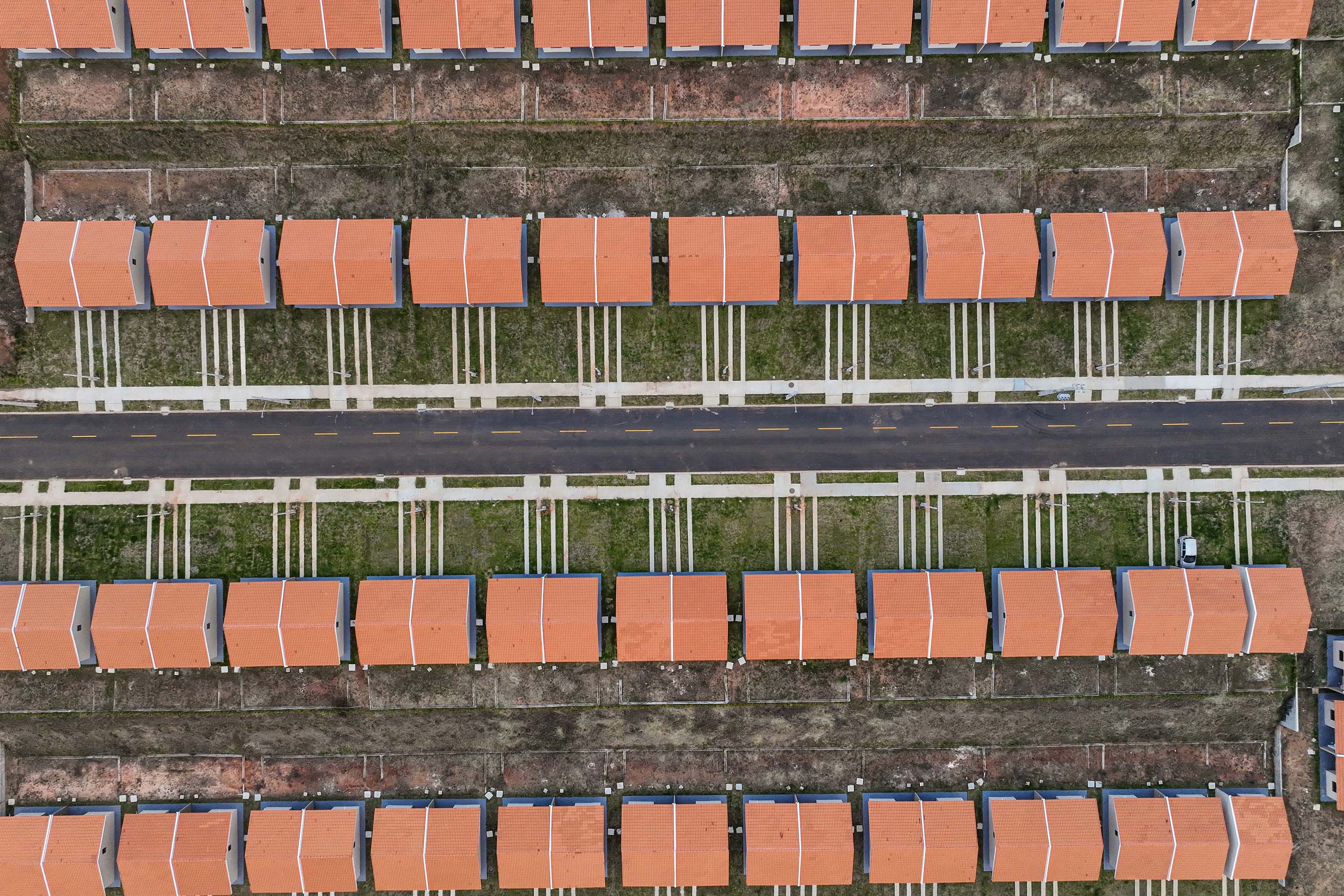 Governador entrega 220 casas em Ponta Grossa com investimento do Casa Fácil