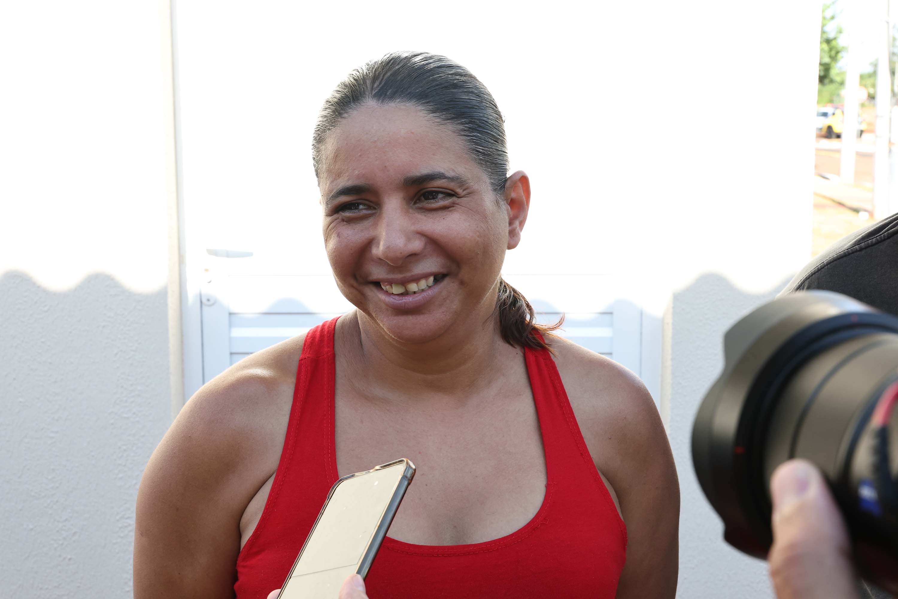 Governador entrega moradias e anuncia R$ 36,2 milhões para estradas rurais em Terra Rica