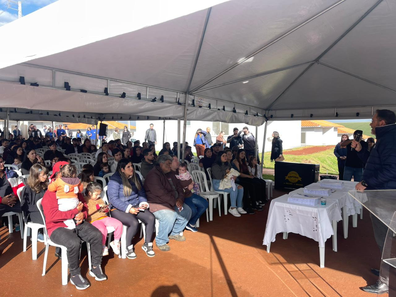Aporte estadual de R$ 2,4 milhões garante entrega de 120 casas a famílias de Campo Mourão