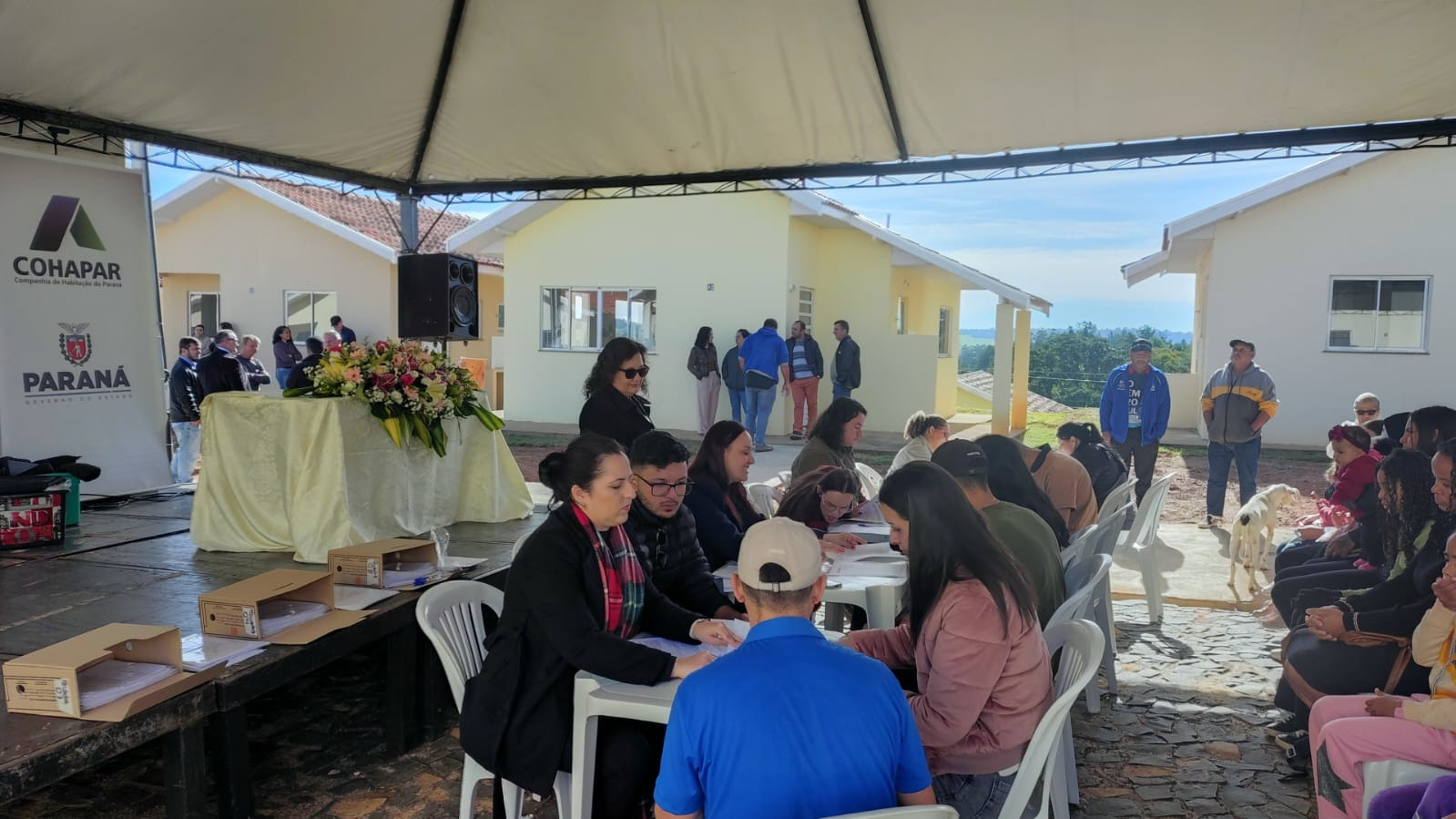 47 famílias de Figueira recebem moradias financiadas pela Cohapar
