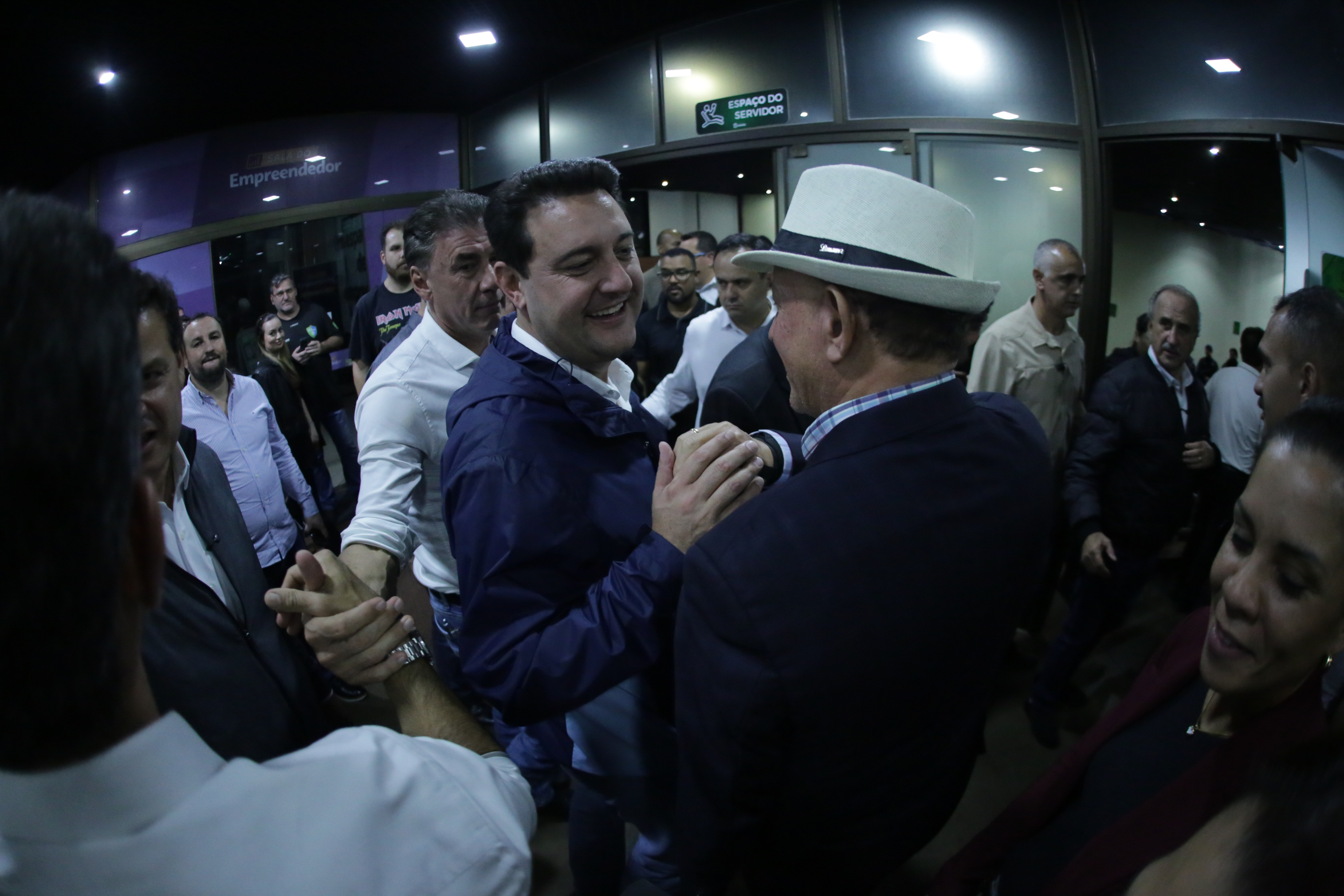 Governador autoriza 964 moradias e R$ 242 milhões em investimentos para Cascavel