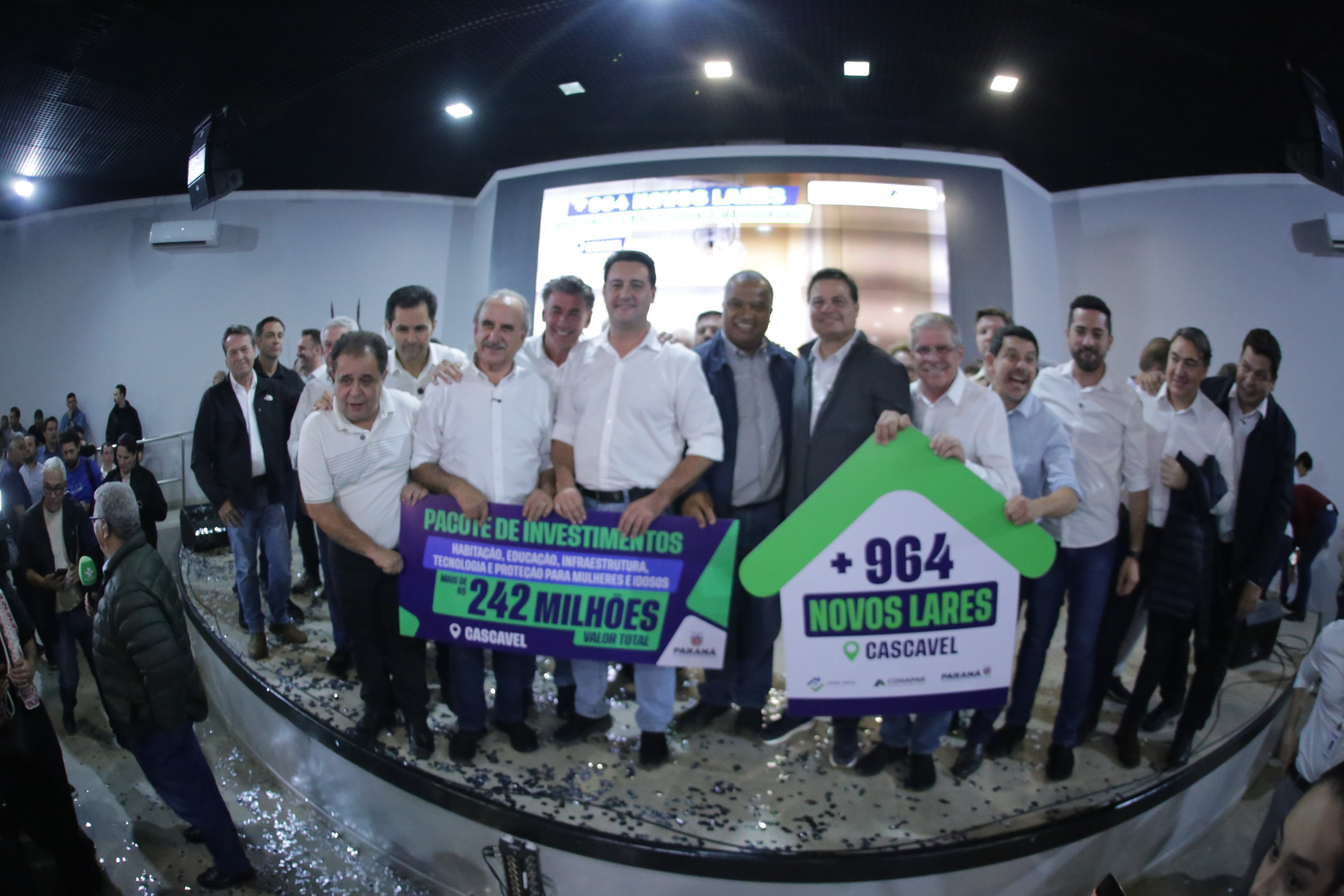 Governador autoriza 964 moradias e R$ 242 milhões em investimentos para Cascavel