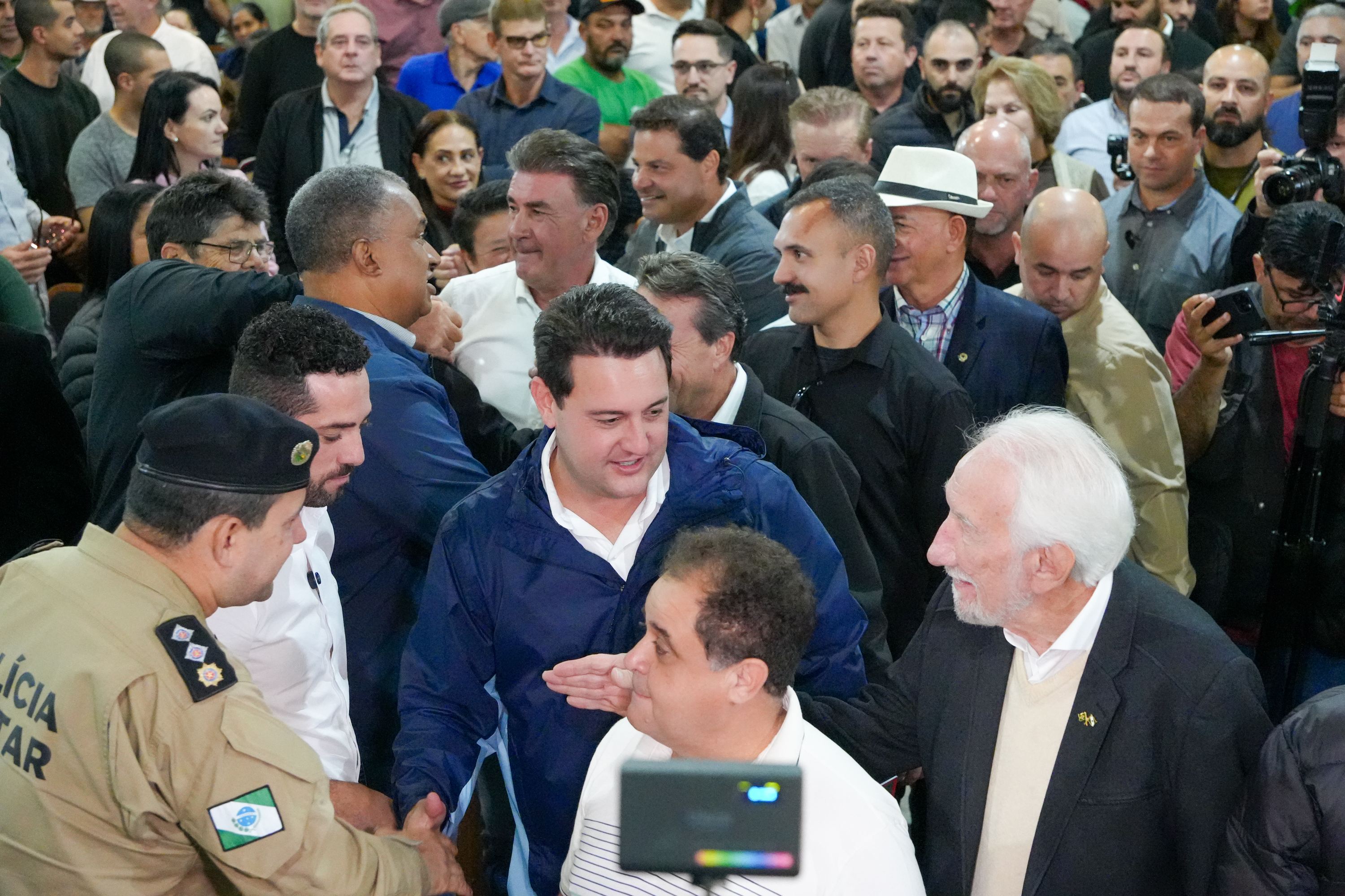 Governador autoriza 964 moradias e R$ 242 milhões em investimentos para Cascavel