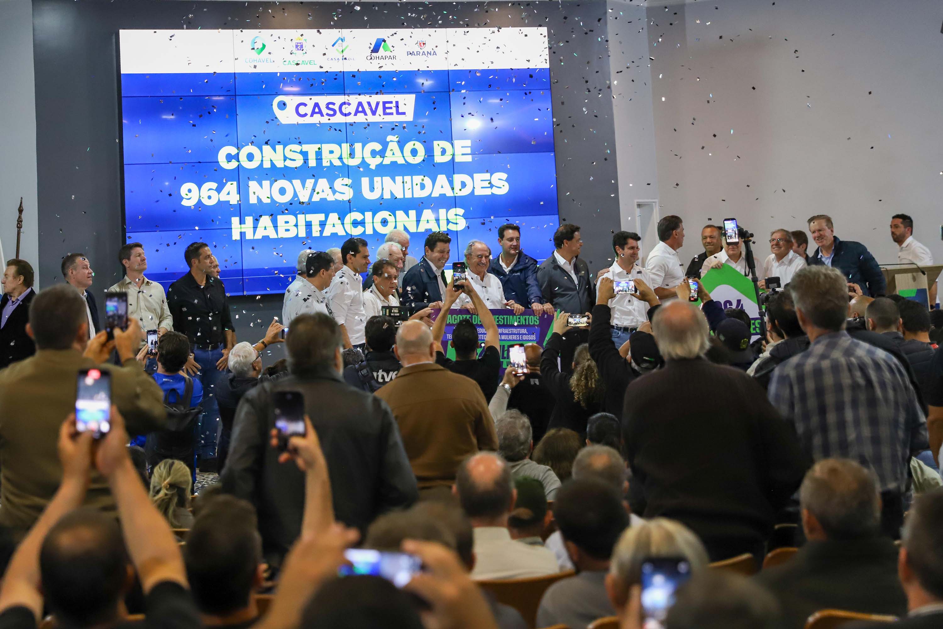 Governador autoriza 964 moradias e R$ 242 milhões em investimentos para Cascavel