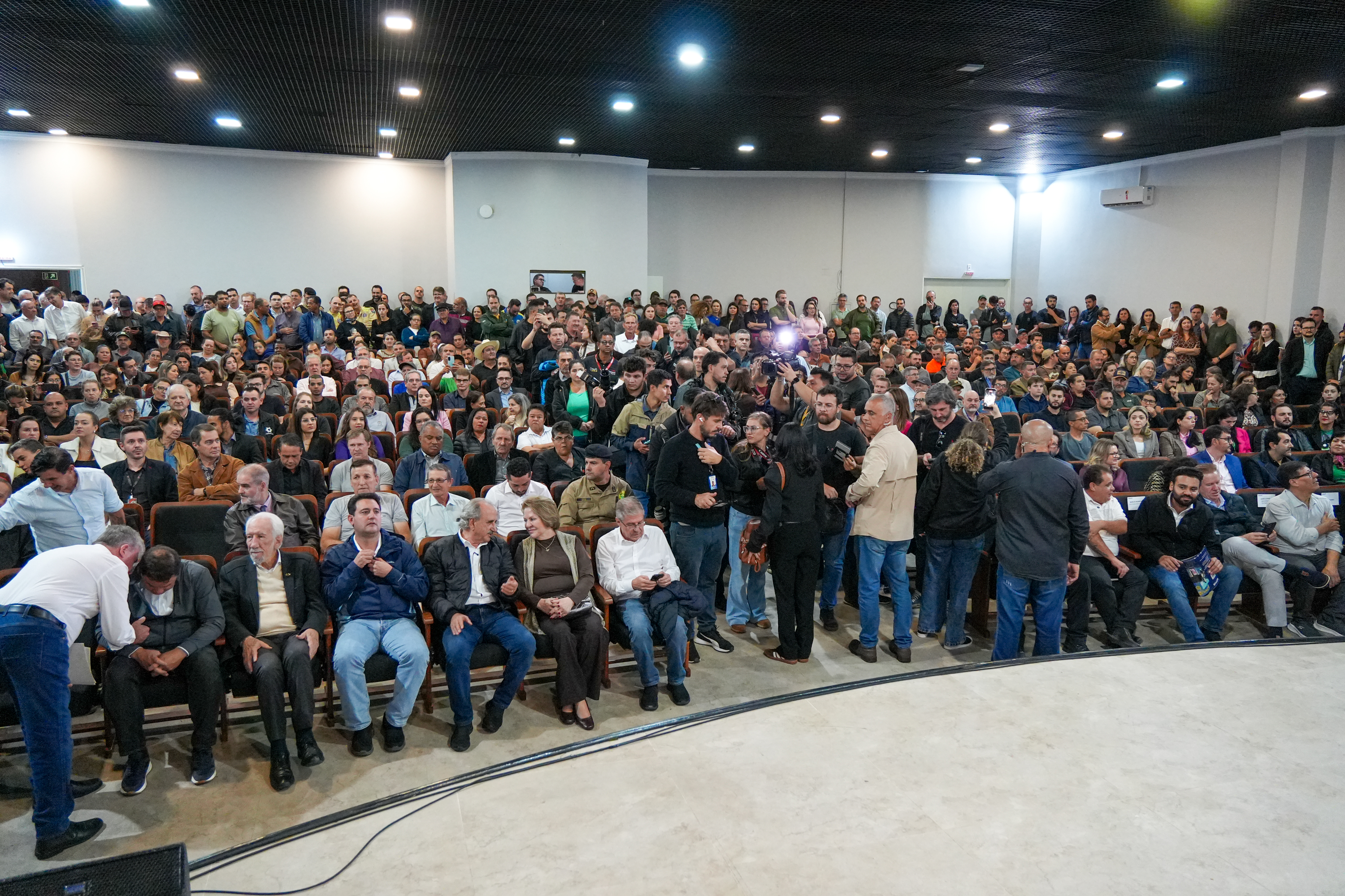 Governador autoriza 964 moradias e R$ 242 milhões em investimentos para Cascavel