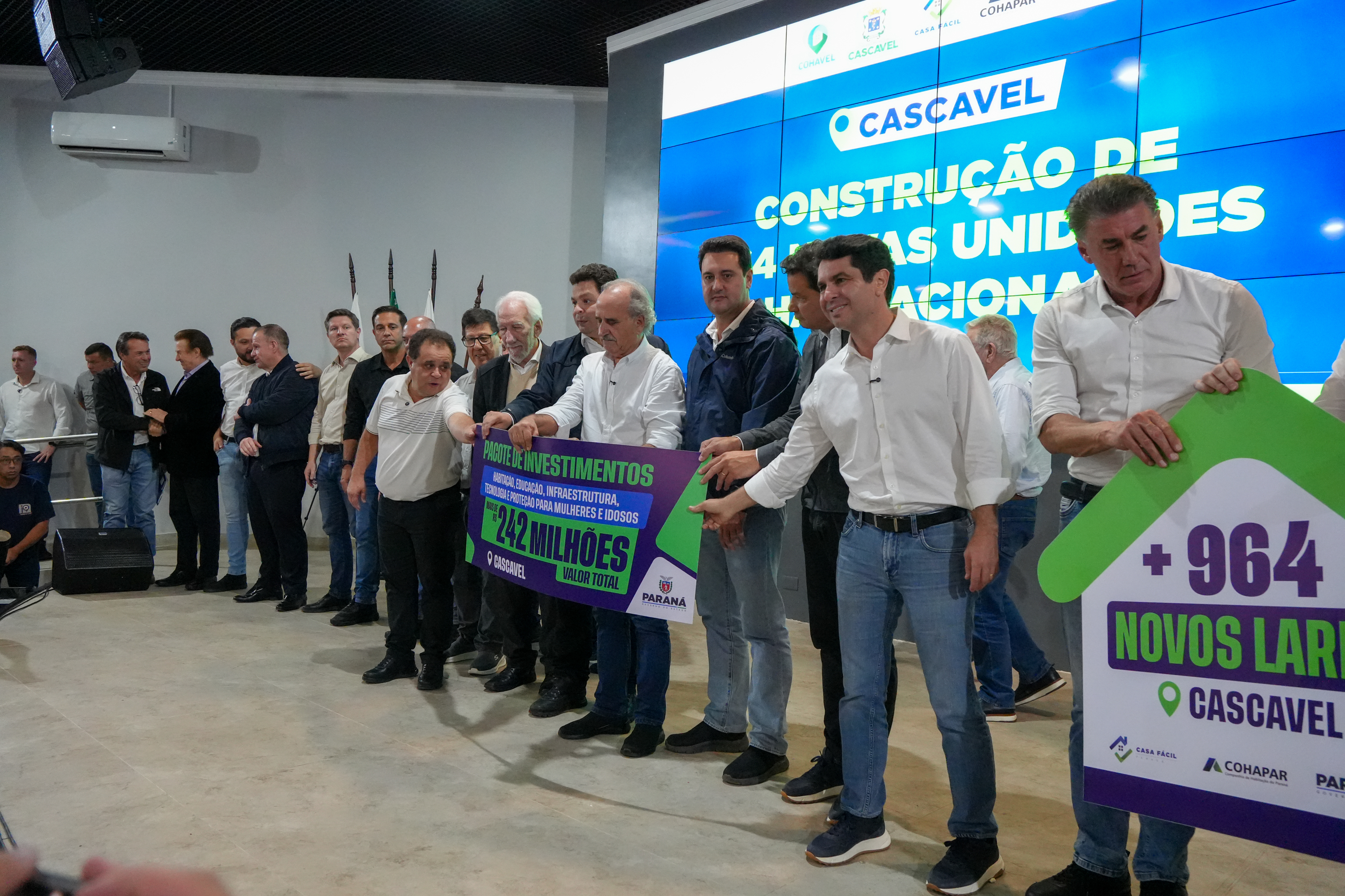Governador autoriza 964 moradias e R$ 242 milhões em investimentos para Cascavel
