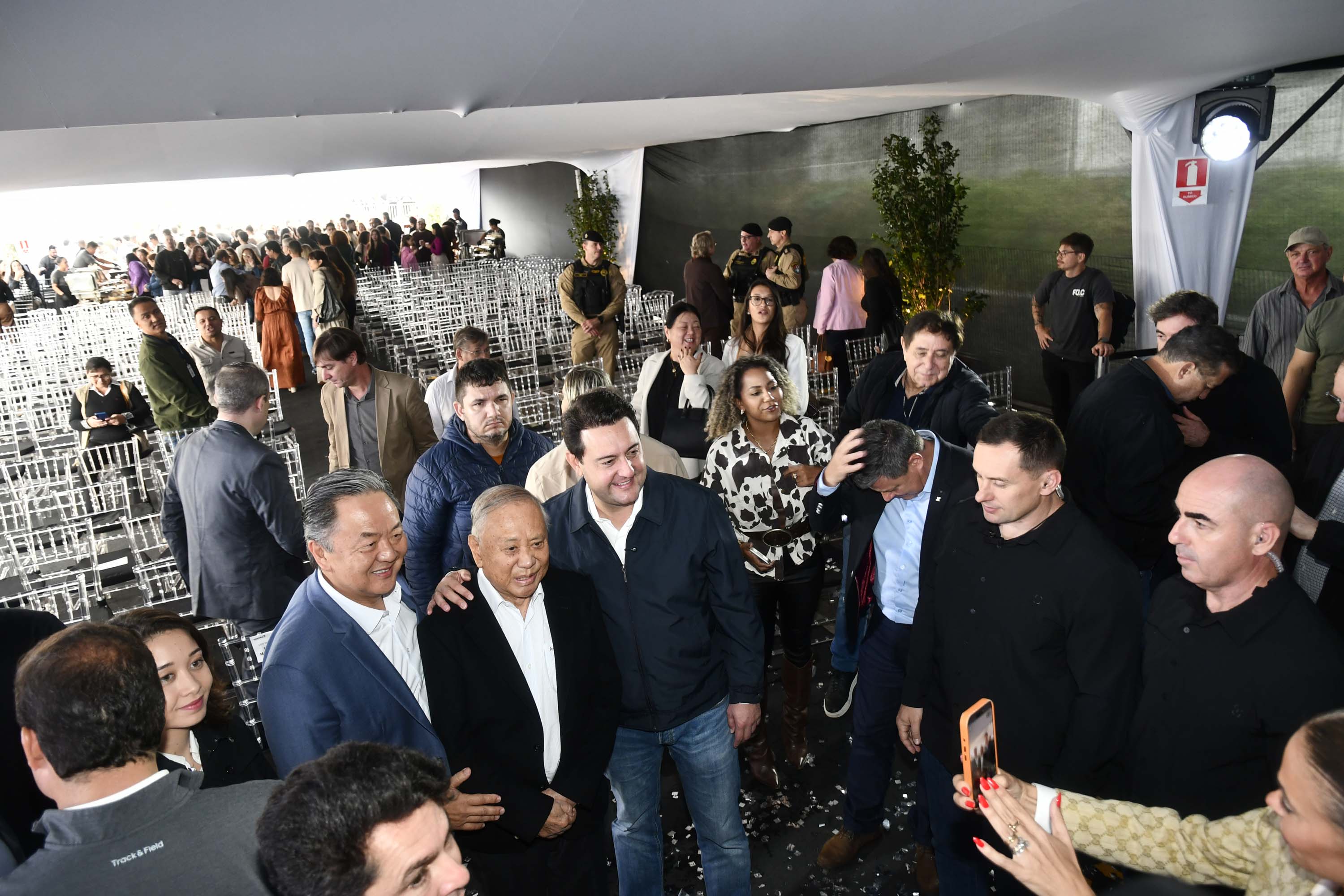 Ratinho Junior inaugura residencial com 320 unidades em Londrina, no Norte do Estado