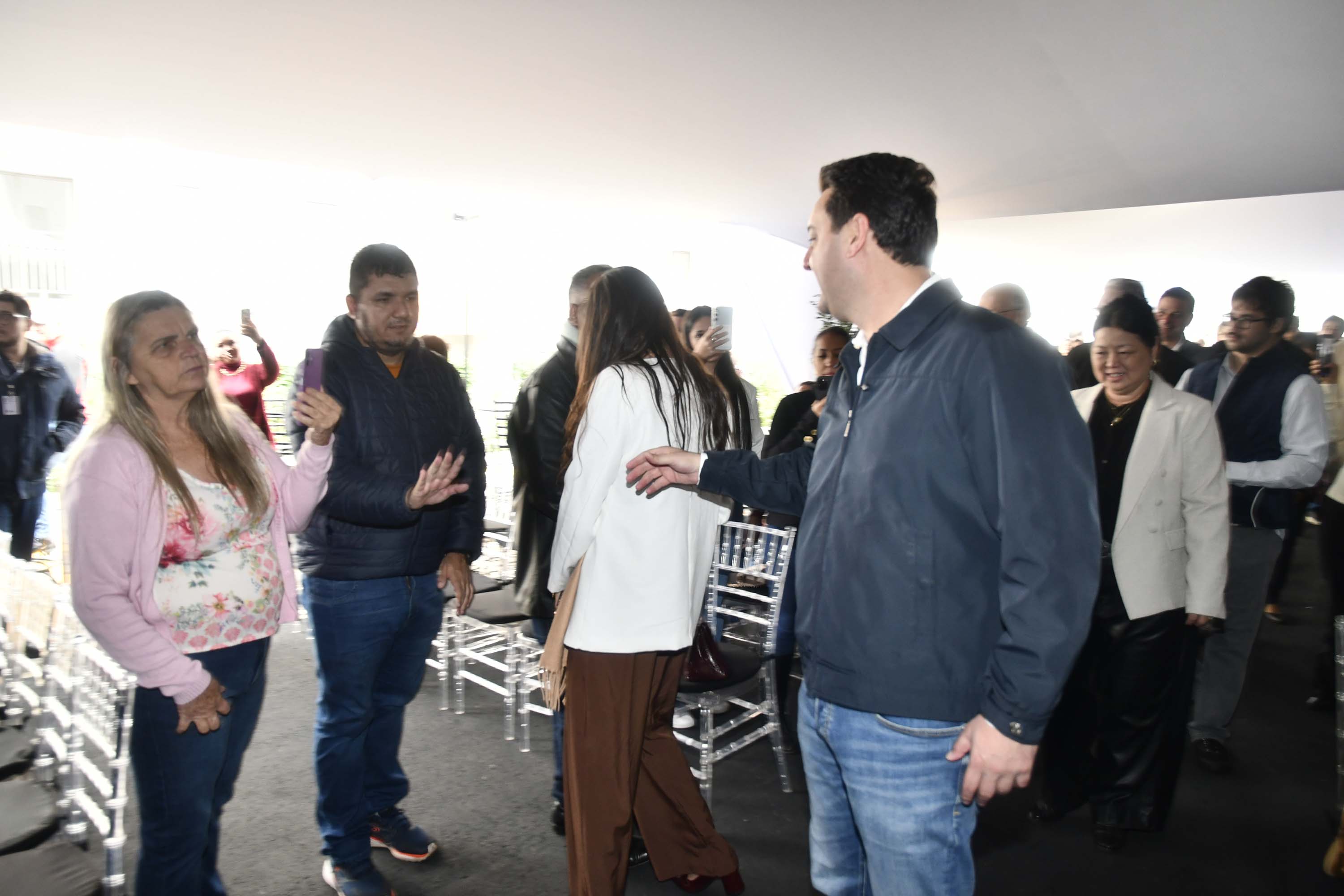 Ratinho Junior inaugura residencial com 320 unidades em Londrina, no Norte do Estado