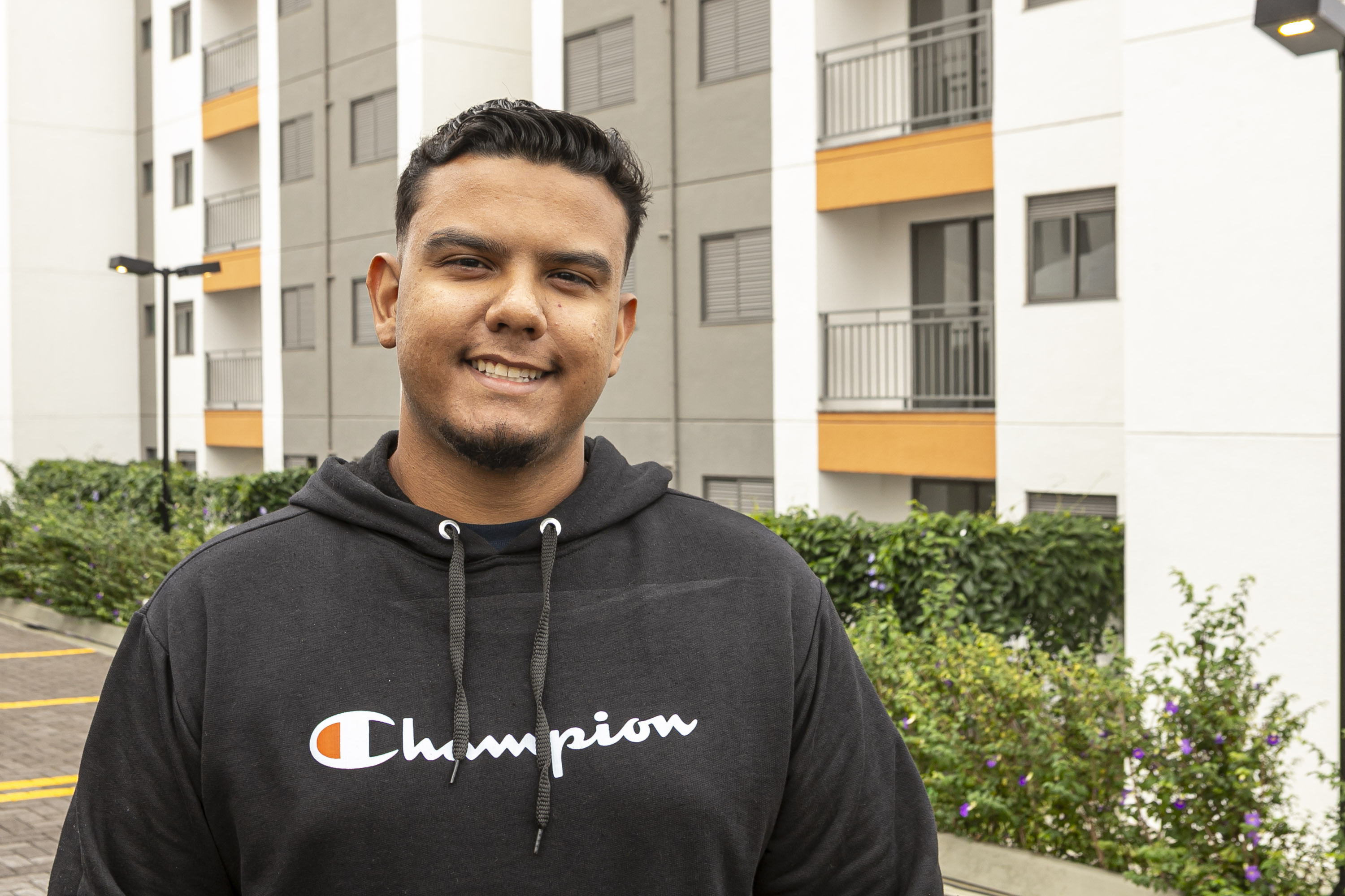 Ratinho Junior inaugura residencial com 320 unidades em Londrina, no Norte do Estado