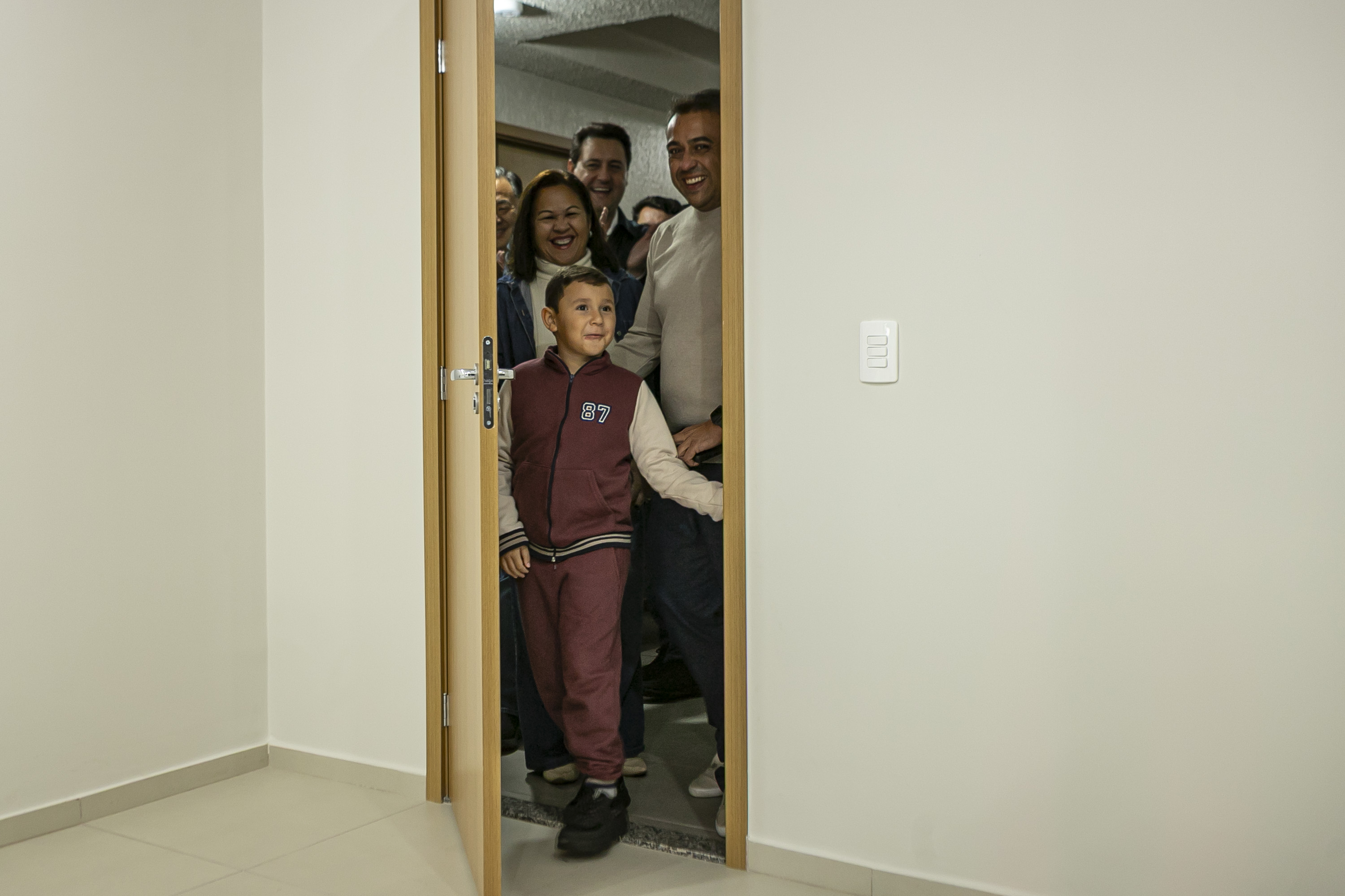 Ratinho Junior inaugura residencial com 320 unidades em Londrina, no Norte do Estado