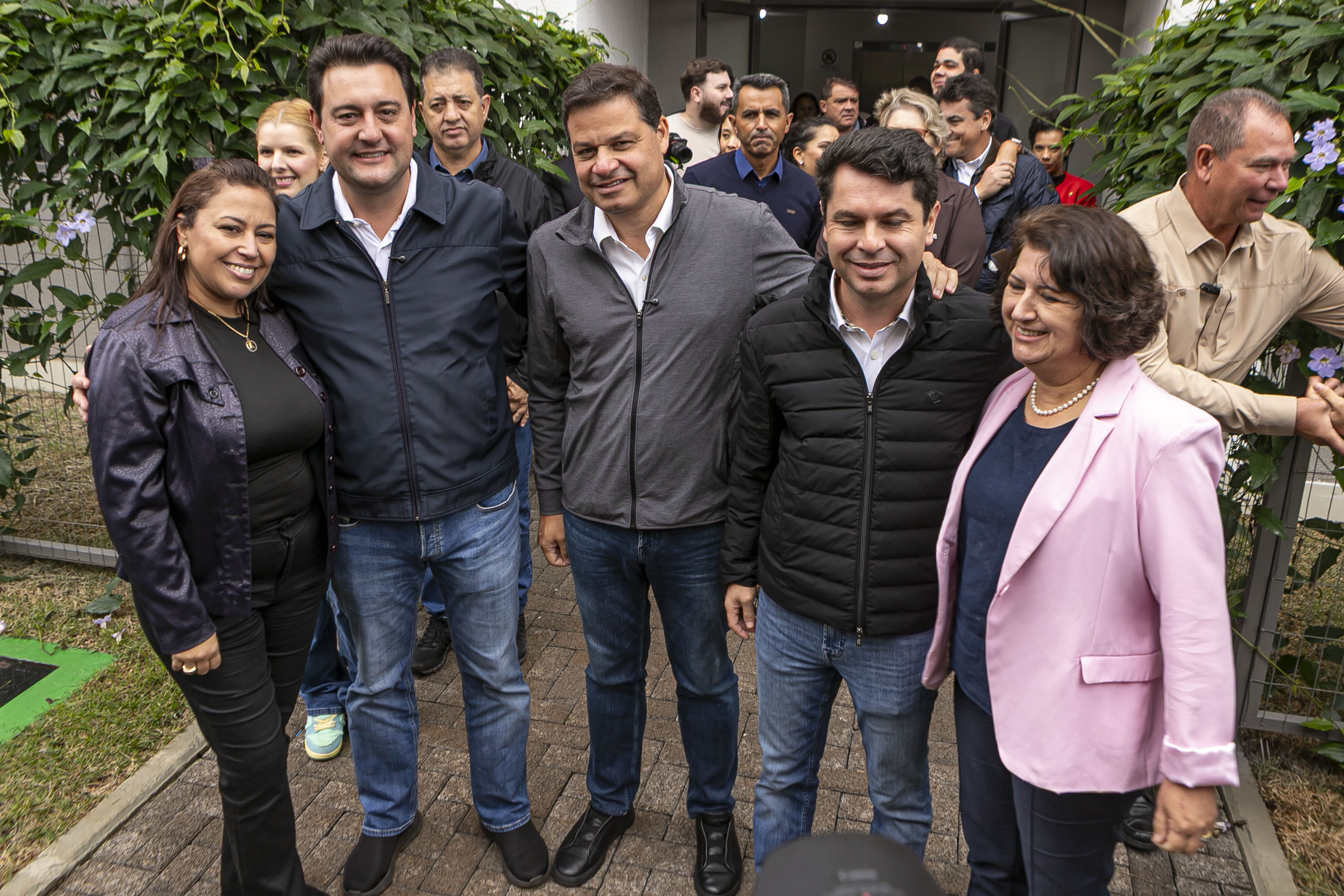 Ratinho Junior inaugura residencial com 320 unidades em Londrina, no Norte do Estado
