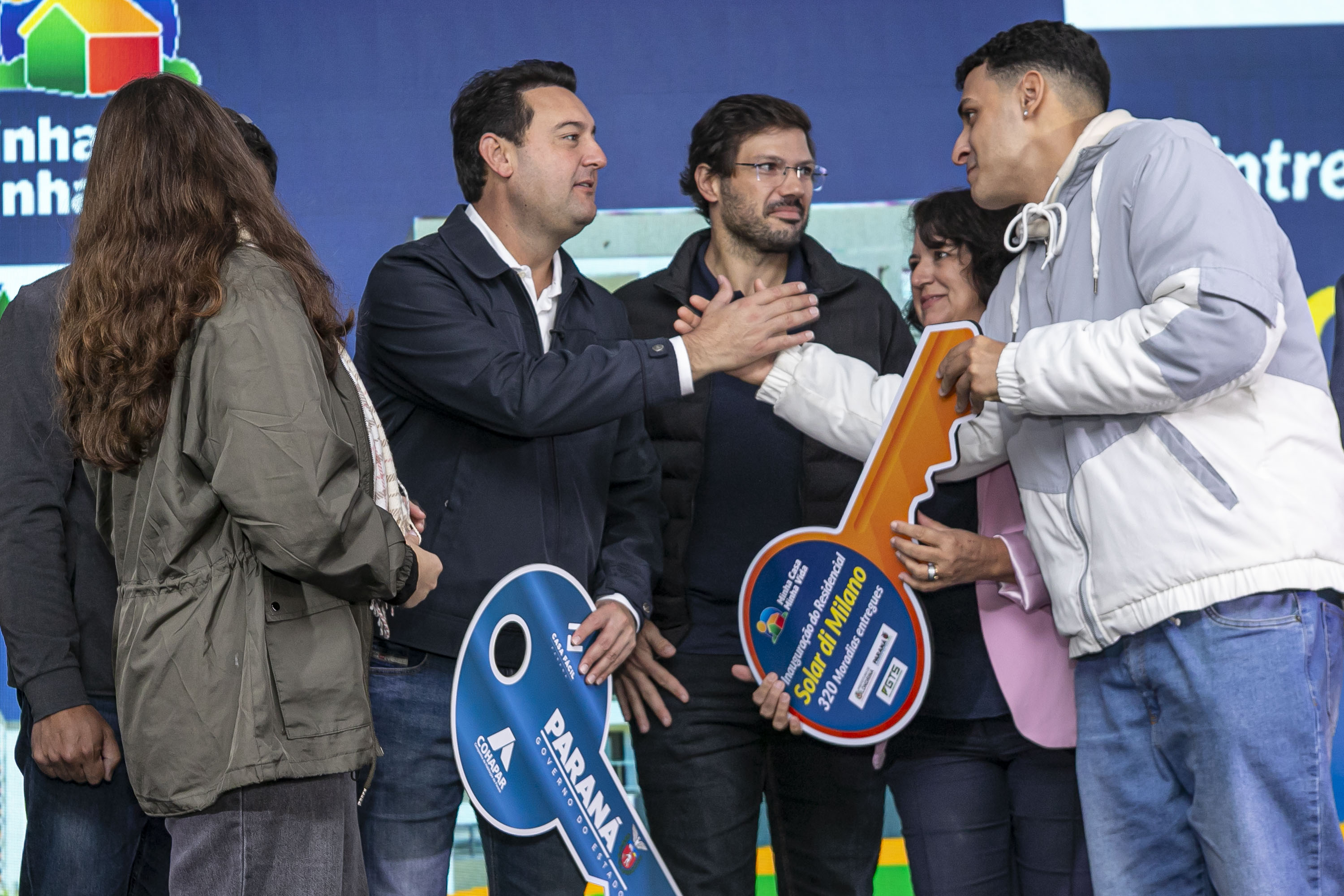 Ratinho Junior inaugura residencial com 320 unidades em Londrina, no Norte do Estado