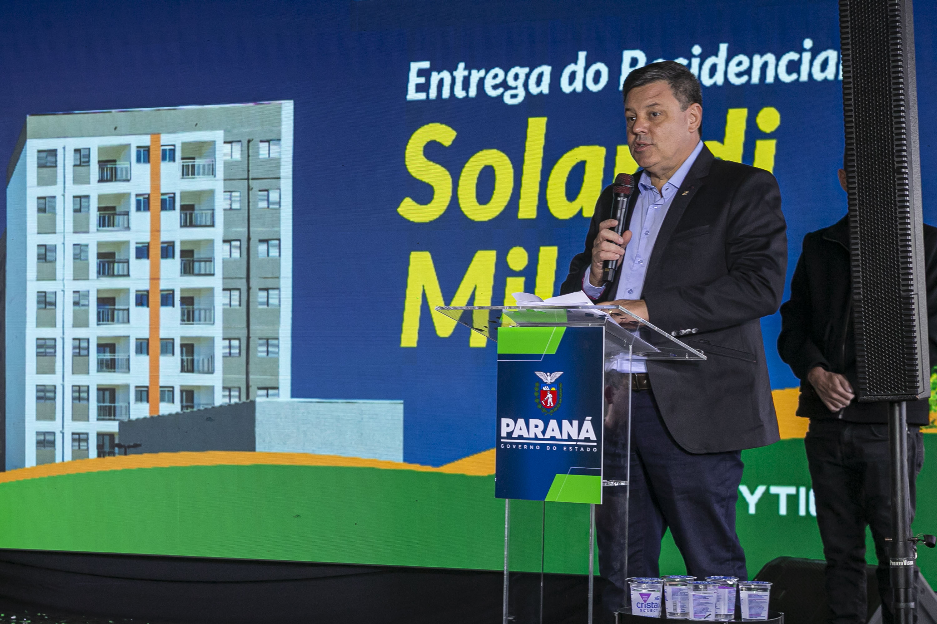 Ratinho Junior inaugura residencial com 320 unidades em Londrina, no Norte do Estado