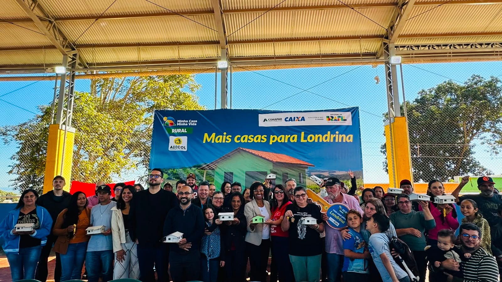 Parceria entre Estado, União e Município viabiliza moradias para assentados em Londrina