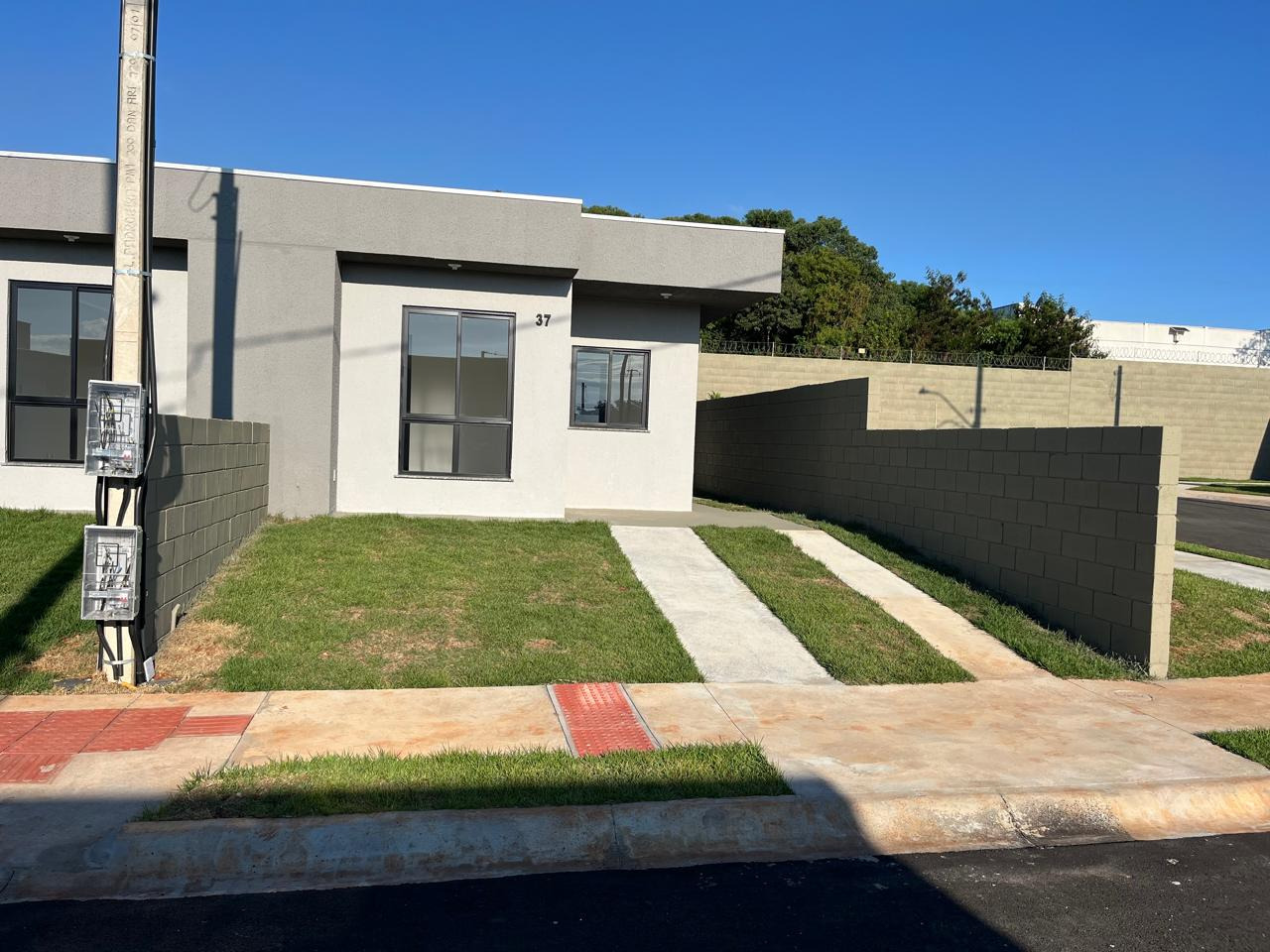 Em Ponta Grossa, condomínio com 47 casas é inaugurado com recursos estaduais