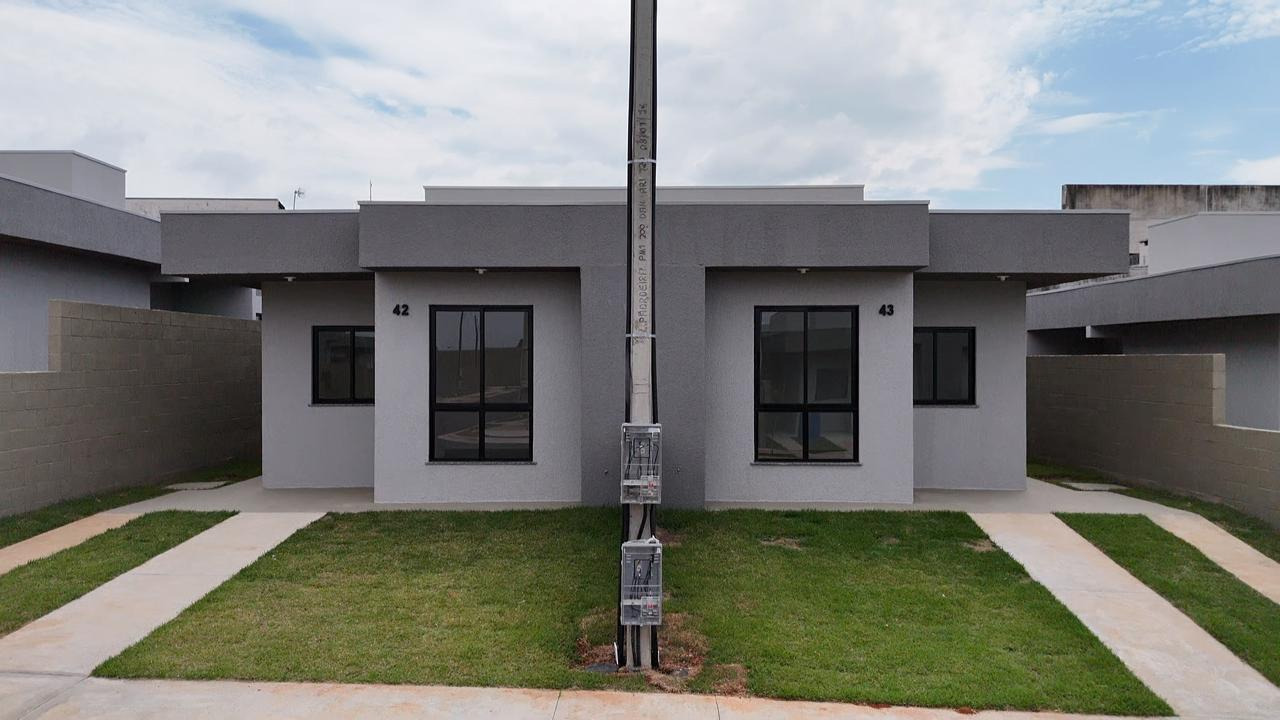 Em Ponta Grossa, condomínio com 47 casas é inaugurado com recursos estaduais
