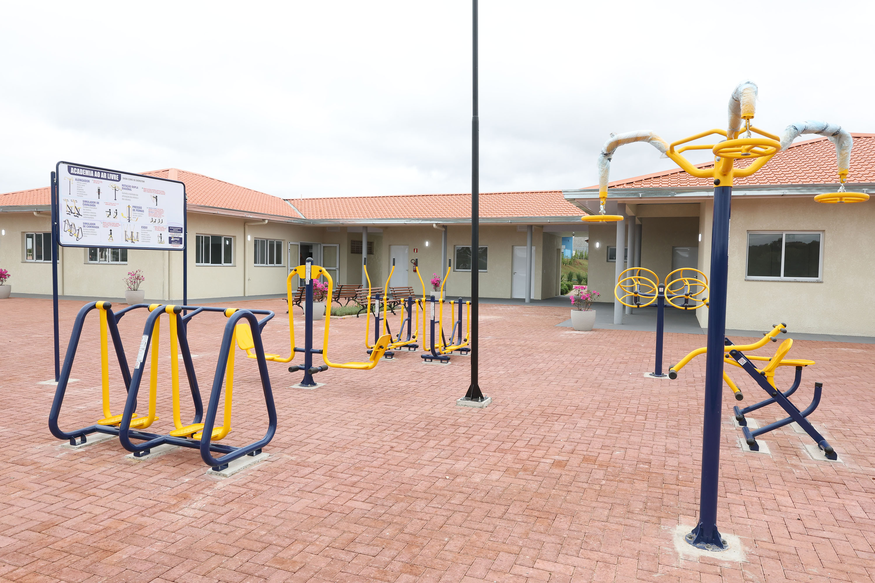 Estado inaugura 10º Condomínio do Idoso em São Miguel do Iguaçu, com 40 casas adaptadas