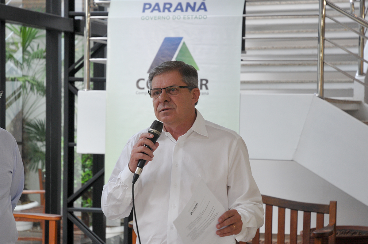 O presidente da Companhia de Habitação do Paraná (Cohapar), Jorge Lange, realizou a primeira reunião trabalho com os funcionários da empresa nesta segunda-feira (14). A assinatura do termo de posse aconteceu na última sexta-feira (11), após a indicação do governador Carlos Massa Ratinho Junior ter sido aprovada pelo Conselho de Administração da companhia.