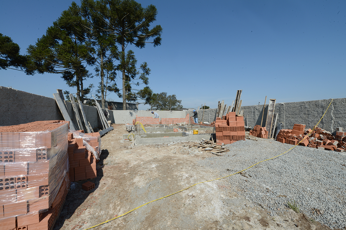 A Cohapar iniciou a venda de 47 novas moradias populares em Piraquara. As unidades fazem parte do Residencial Parque das Águas, que está com 26% do cronograma de obras concluído e deverá ser entregue aos futuros moradores no primeiro semestre de 2020.