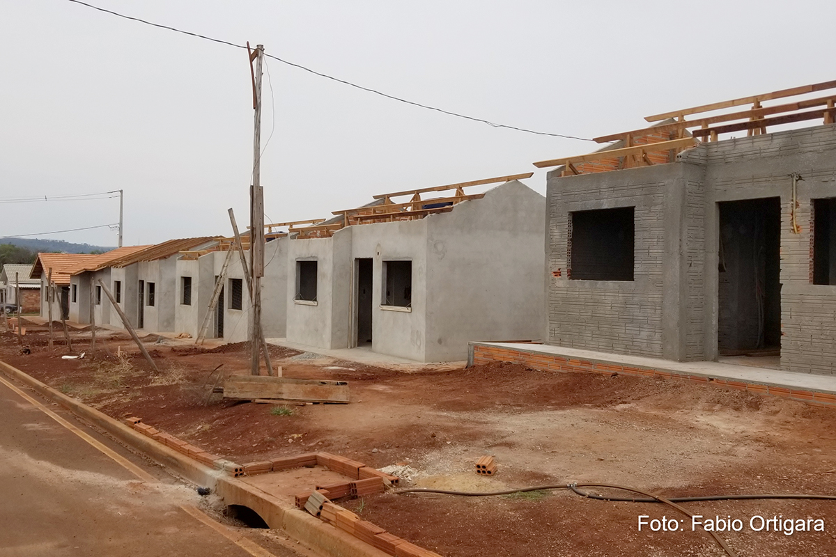 São Miguel do Iguaçu
Em apenas uma semana, técnicos da Cohapar de Curitiba visitaram as obras de construção de casas populares em 22 municípios do estado. A iniciativa faz parte de um novo modelo de gestão da companhia que visa garantir a qualidade das construções e a celeridade na execução dos trabalhos nos mais diferentes projetos em que a empresa possui participação.