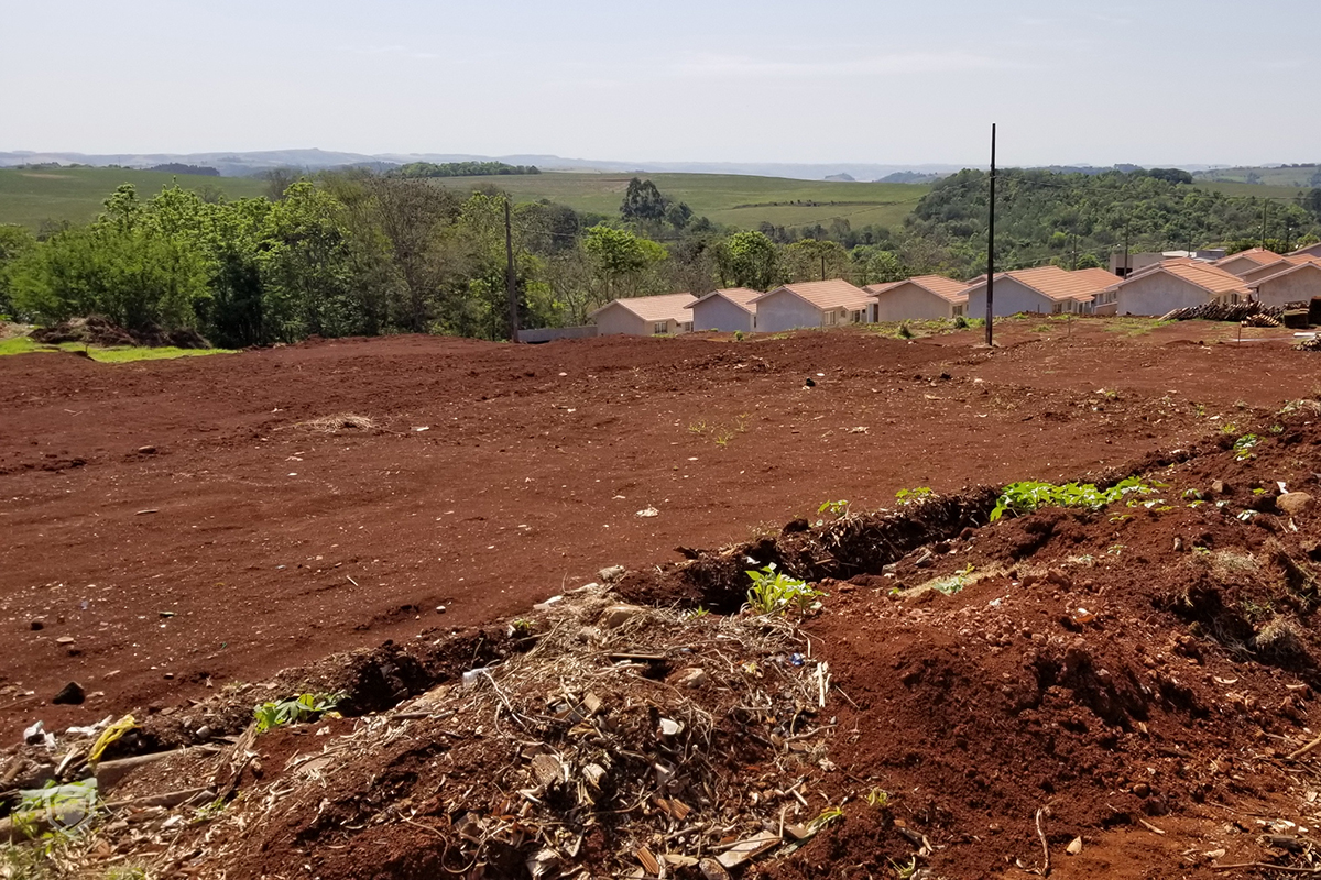 Itapejara do Oeste
Em apenas uma semana, técnicos da Cohapar de Curitiba visitaram as obras de construção de casas populares em 22 municípios do estado. A iniciativa faz parte de um novo modelo de gestão da companhia que visa garantir a qualidade das construções e a celeridade na execução dos trabalhos nos mais diferentes projetos em que a empresa possui participação.