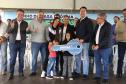 Governador entrega chaves da casa a 33 famílias de Juranda e projeta novas moradias na cidade