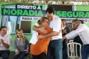 Governador entrega títulos de propriedade a 131 famílias de Ribeirão do Pinhal