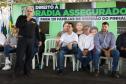 Governador entrega títulos de propriedade a 131 famílias de Ribeirão do Pinhal