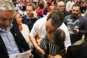 Títulos de propriedade entregues pelo Governo dão segurança a 296 famílias de Palmas