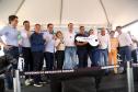 Com investimento de R$ 8,1 milhões do Estado, governador entrega 84 casas populares a famílias de Ventania