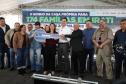  Governador entrega chaves da casa própria a 174 famílias de Irati