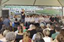 Governador entrega rede de esgoto, centro de convivência e moradias em Leópolis