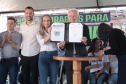 Com apoio do Estado, chaves da casa própria são entregues a famílias de Japurá