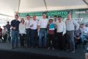  Ratinho Junior entrega escrituras a 579 famílias de Sengés, nos Campos Gerais